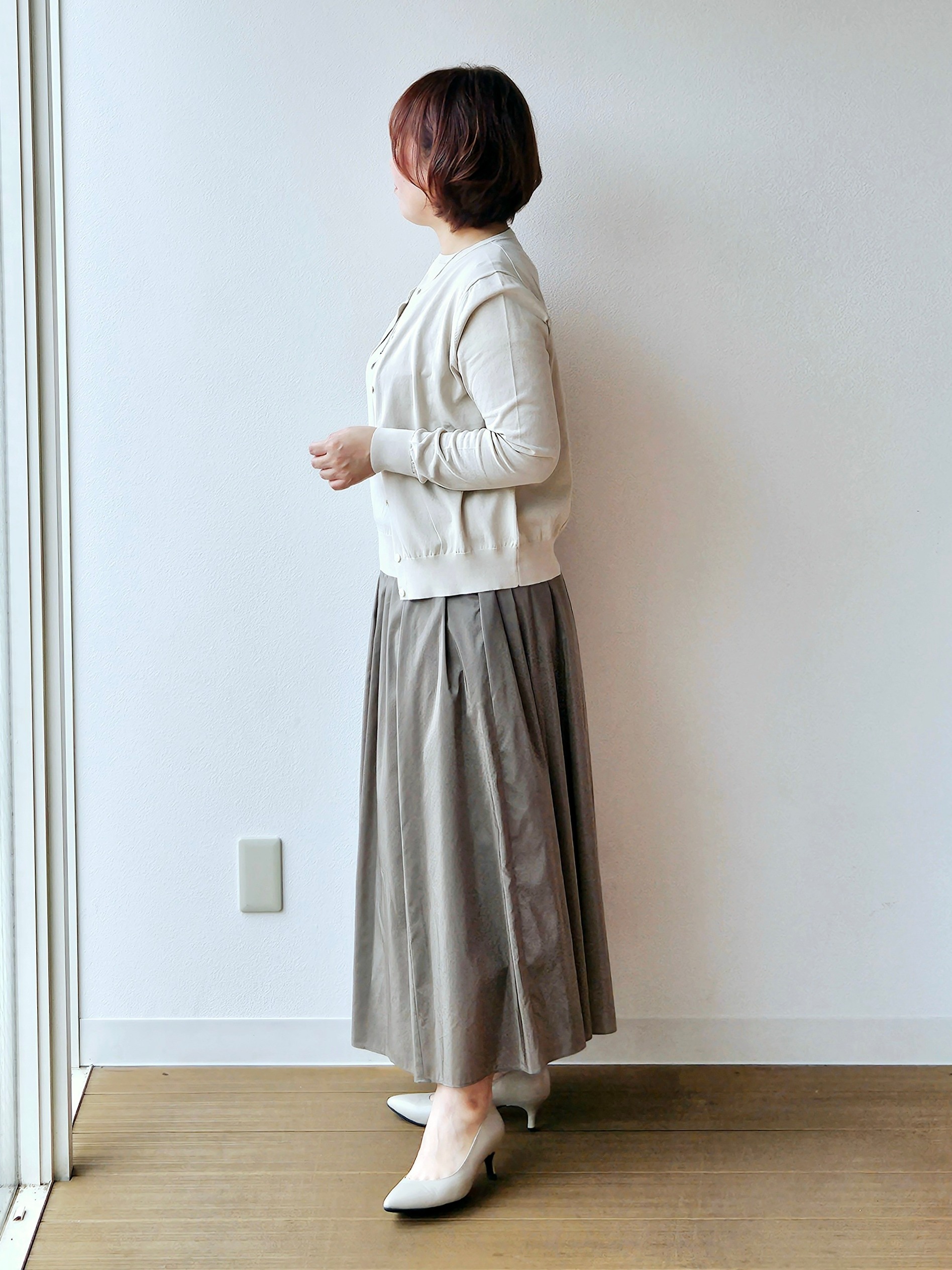 やじまさんの「UNTITLED｜【9色展開/アンサンブル可】コットンクルーネックカーディガン」を使ったコーディネート