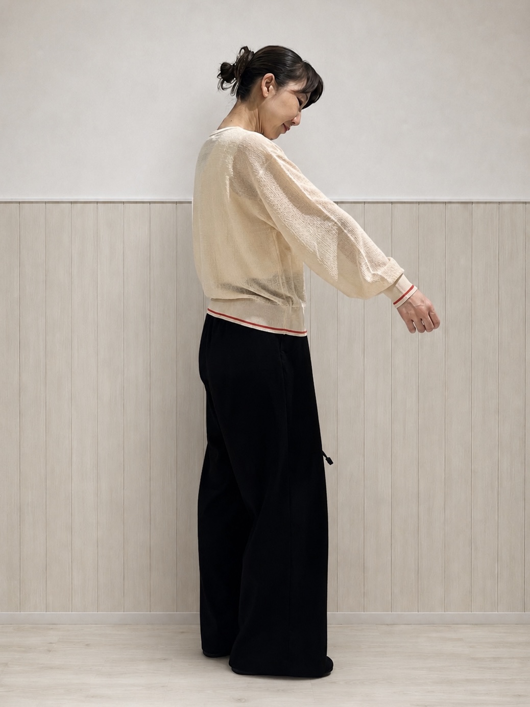 まつみさんの「SHOO･LA･RUE｜【S-LL/洗濯機可】さらっとタッチ ほんのりシアーカーディガン」を使ったコーディネート