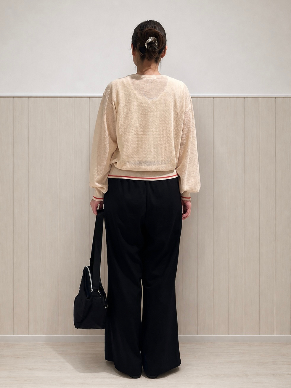 まつみさんの「SHOO･LA･RUE｜【S-LL/洗濯機可】さらっとタッチ ほんのりシアーカーディガン」を使ったコーディネート