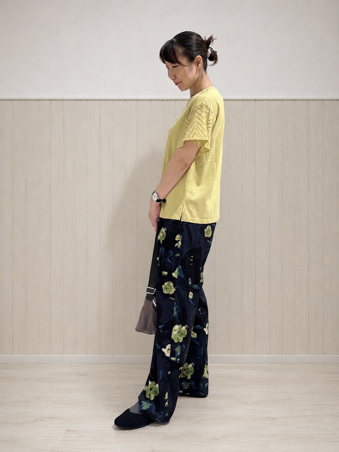 まつみさんの「SHOO･LA･RUE｜【汗じみ防止/ひんやり/S-LL】レースが華やか お袖フレアTシャツ」を使ったコーディネート