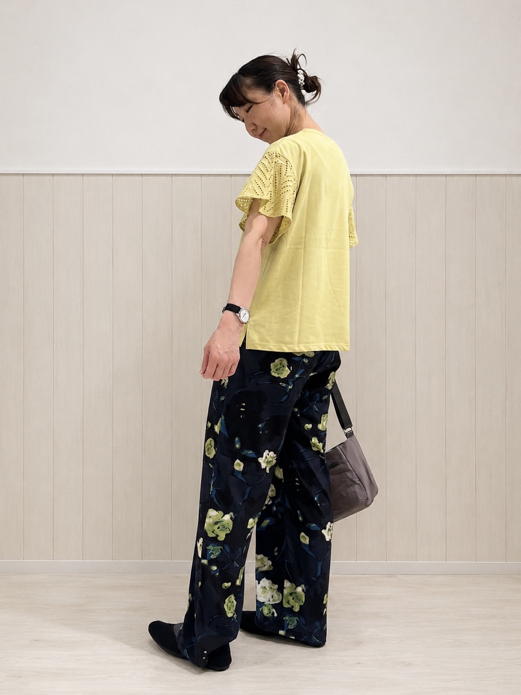 まつみさんの「SHOO･LA･RUE｜【汗じみ防止/ひんやり/S-LL】レースが華やか お袖フレアTシャツ」を使ったコーディネート