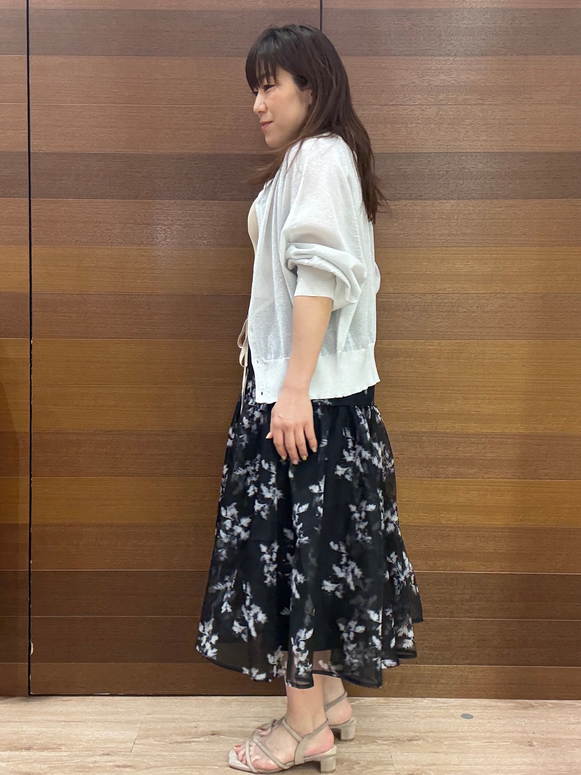 maichiさんの「OPAQUE.CLIP｜【接触冷感】シアーラメドルマンショートカーディガン《洗濯機OK》」を使ったコーディネート