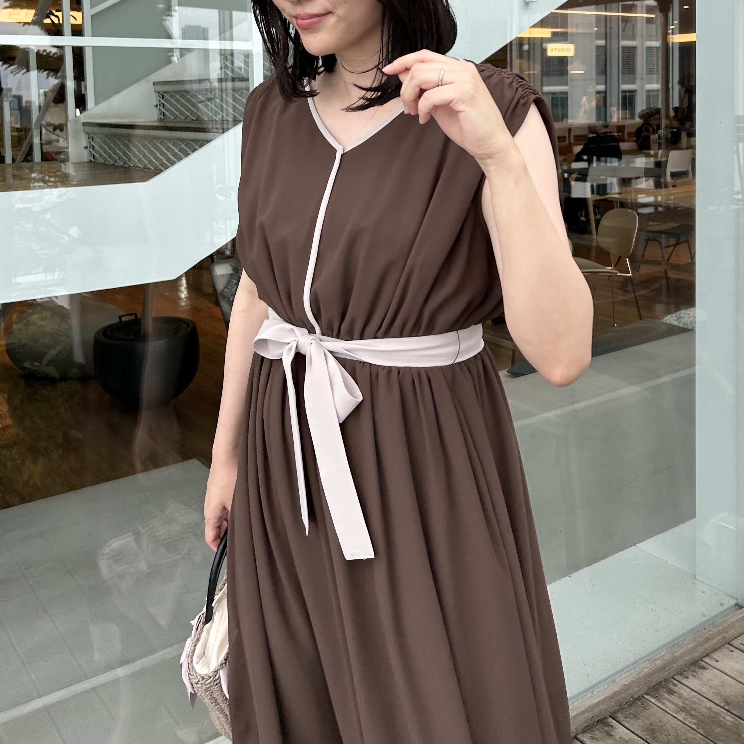 shinoさんの「Couture brooch｜【洗える】バイカラー ギャザーワンピース」を使ったコーディネート