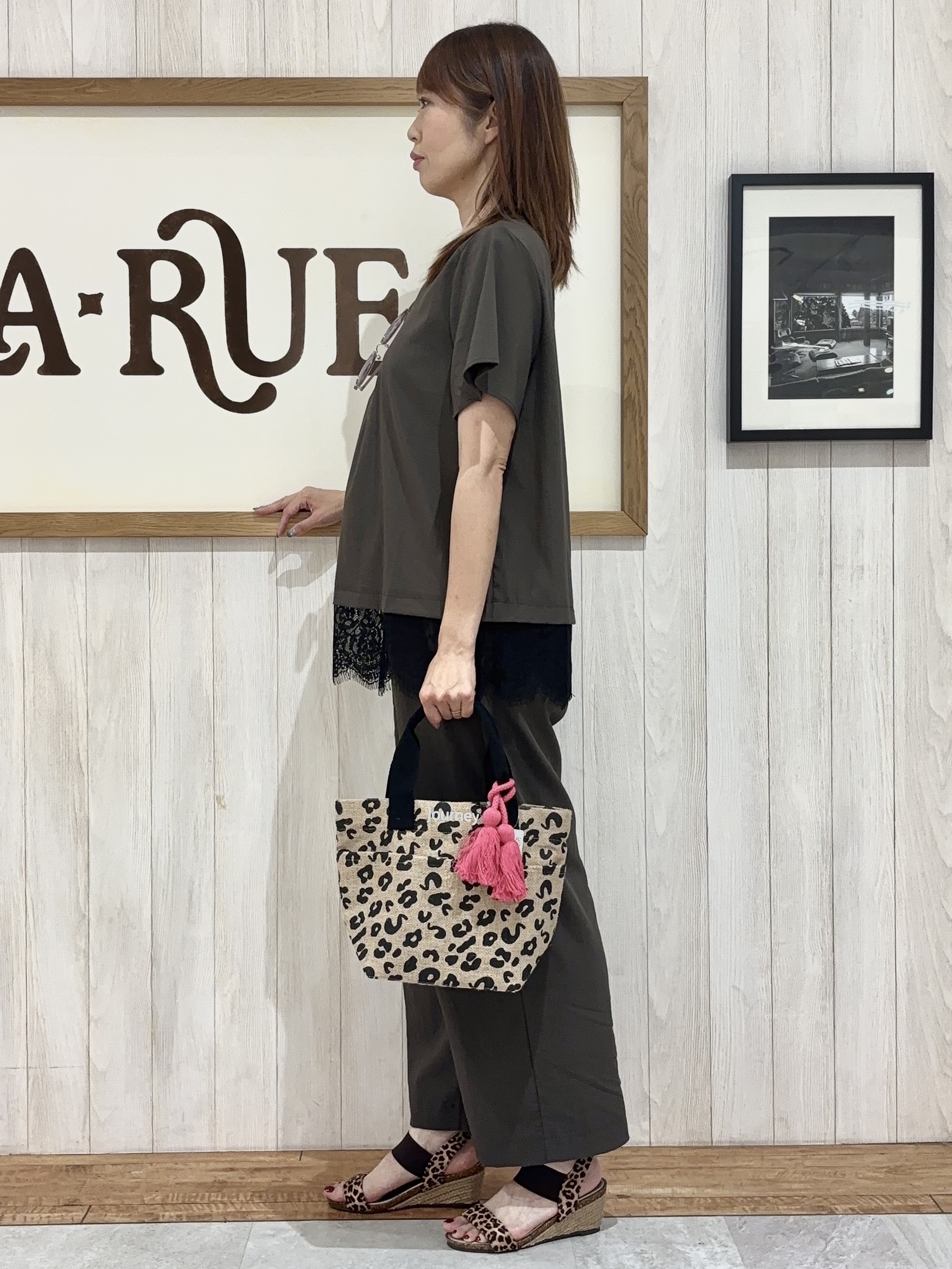 みきぽんさんの「SHOO･LA･RUE｜【S-LL/洗濯機可】軽凛(かろりん)ひんやり スキッパー裾レースブラウス」を使ったコーディネート