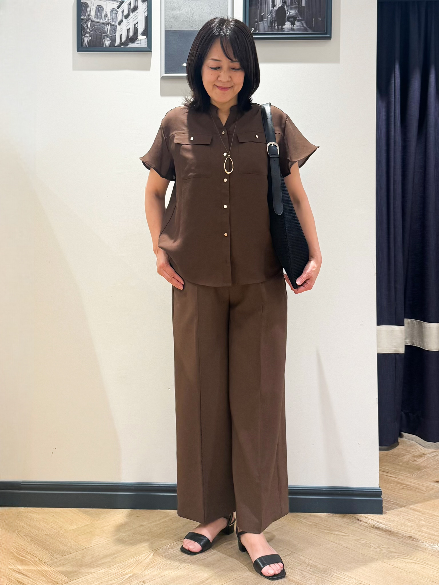 Lilyさんの「grove｜【洗濯機OK・ひんやり/SETUP可】シワになりにくい、フレアスリーブブラウス」を使ったコーディネート