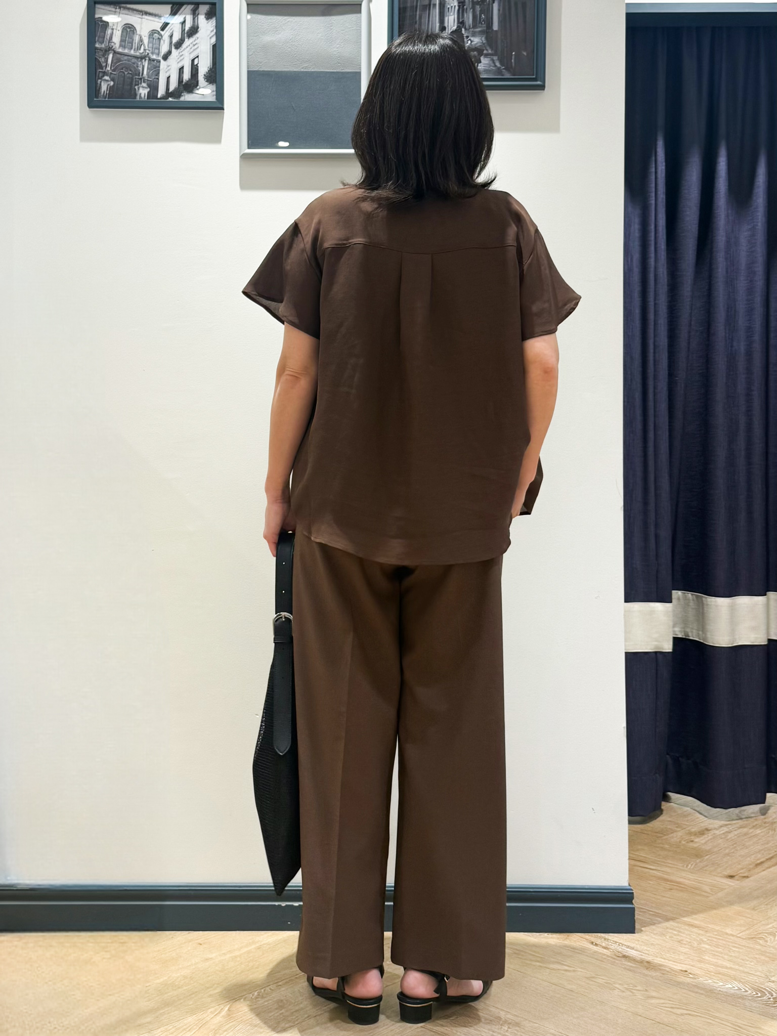 Lilyさんの「grove｜【洗濯機OK・ひんやり/SETUP可】シワになりにくい、フレアスリーブブラウス」を使ったコーディネート