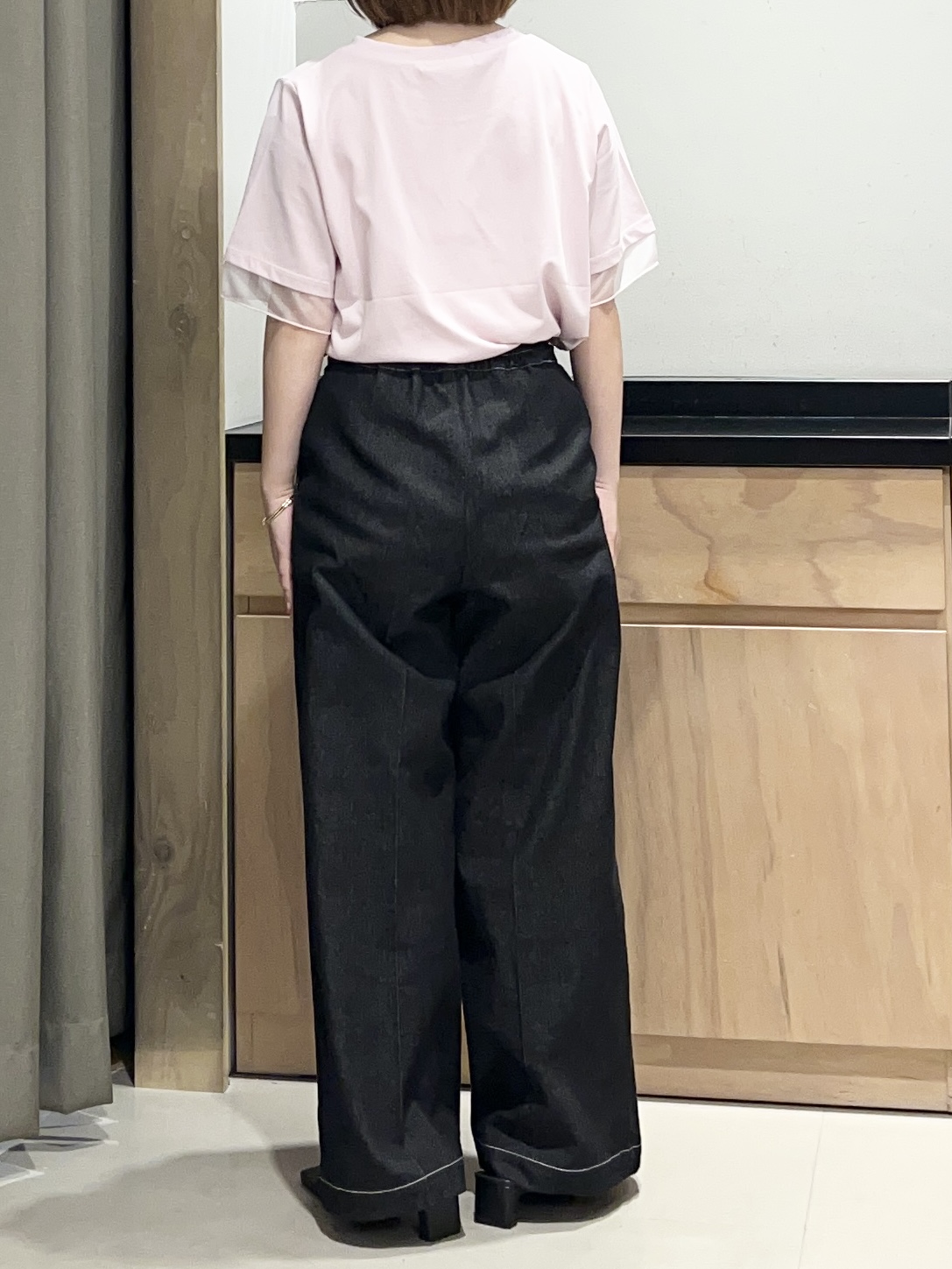 かのさんの「THE SHOP TK｜【M-XL/ひんやり】上品な透け感 袖口シアーTシャツ」を使ったコーディネート