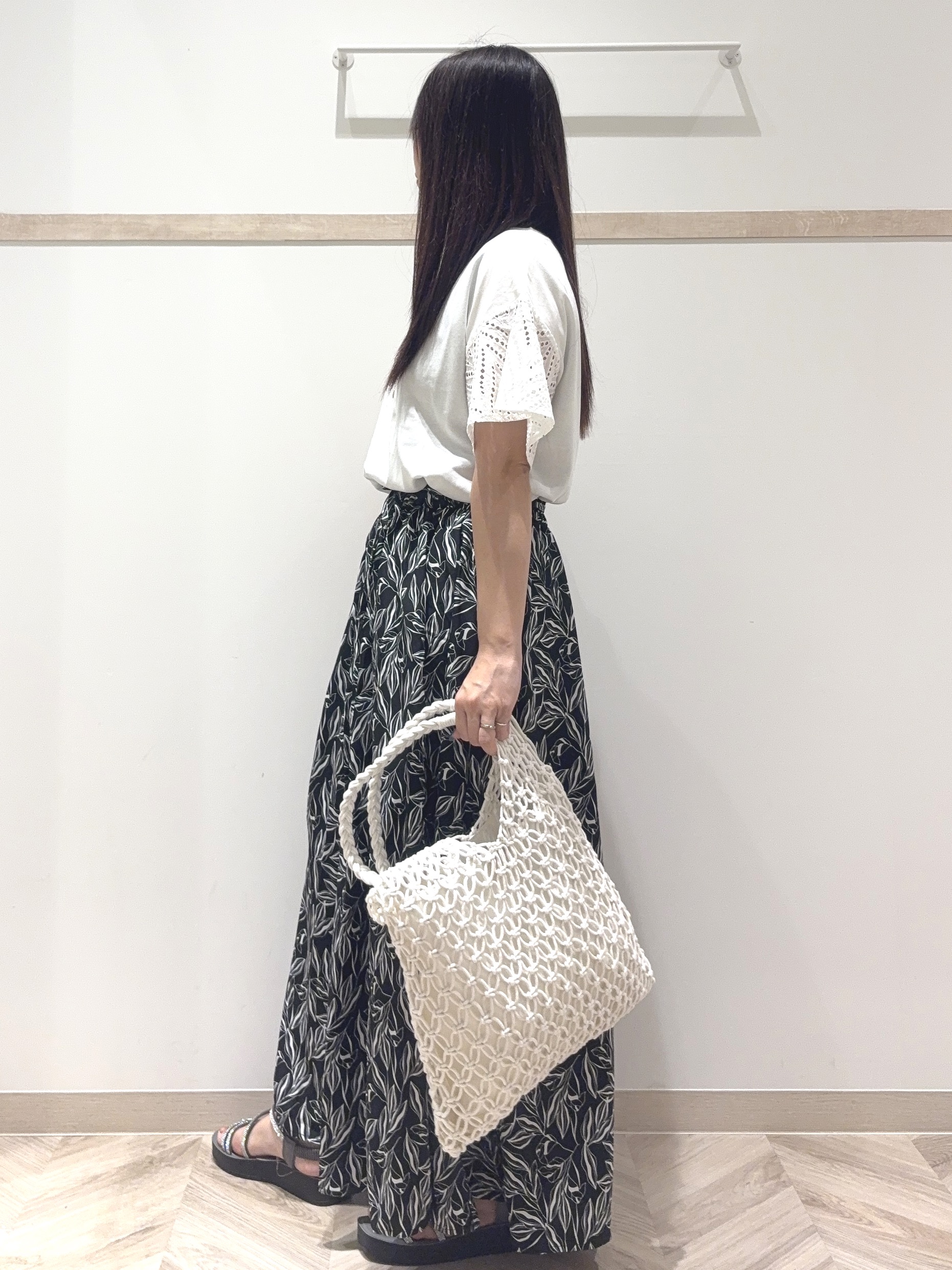 nanaさんの「SHOO･LA･RUE｜【汗じみ防止/ひんやり/S-LL】レースが華やか お袖フレアTシャツ」を使ったコーディネート