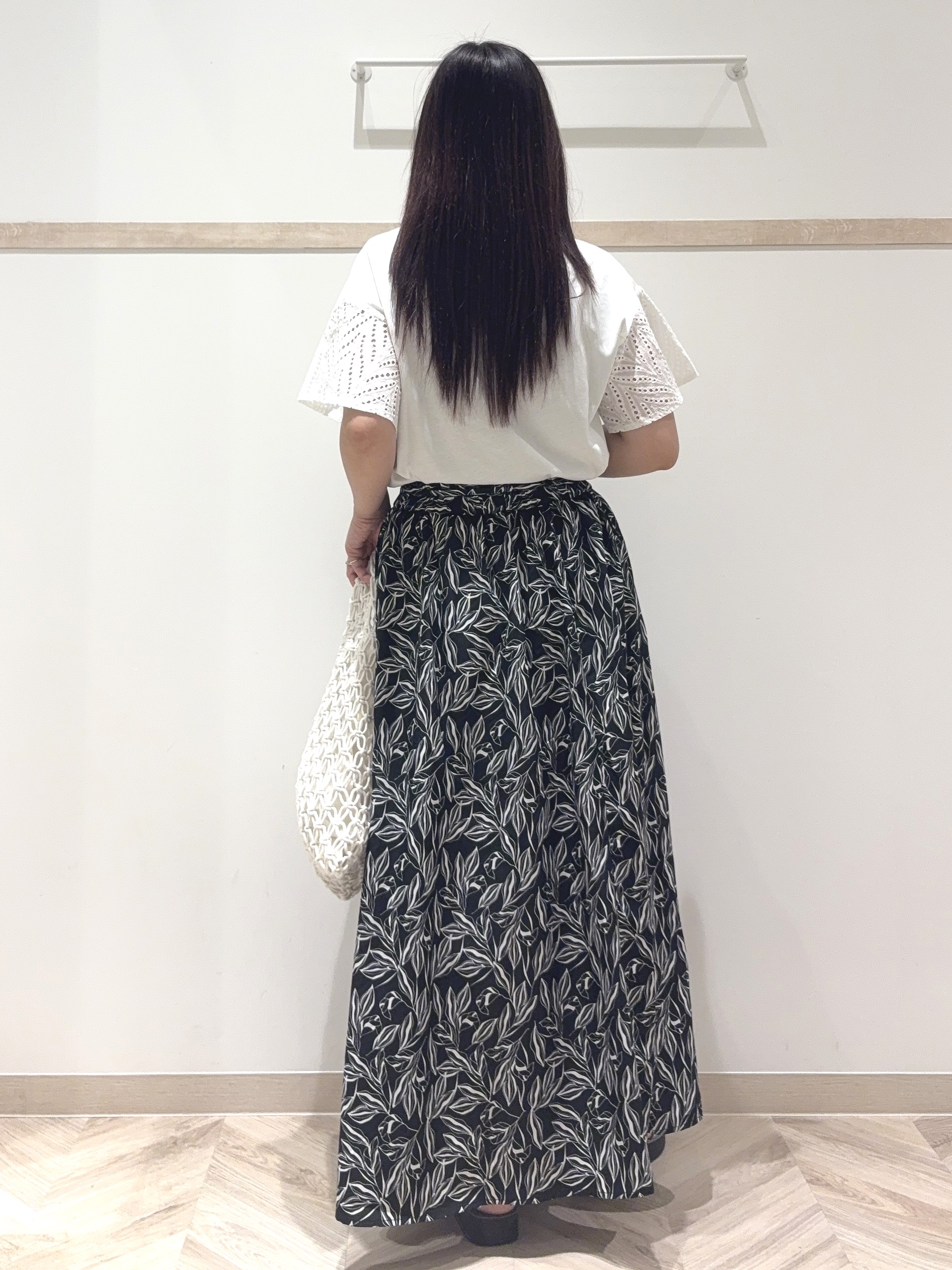 nanaさんの「SHOO･LA･RUE｜【汗じみ防止/ひんやり/S-LL】レースが華やか お袖フレアTシャツ」を使ったコーディネート