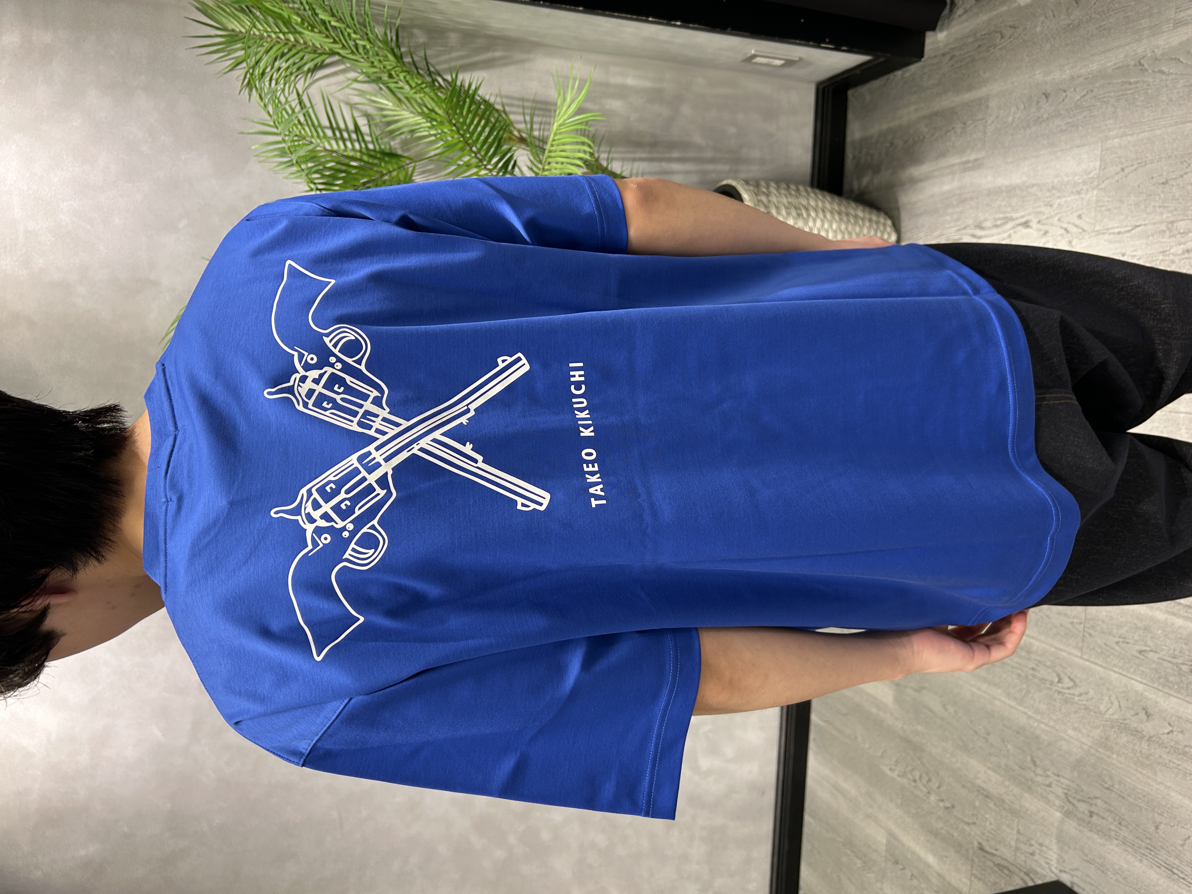 ruiさんの「TAKEO KIKUCHI｜【BOWLER HAT LABEL】アイスクリアコットン バッククロスピストル 半袖Tシャツ」を使ったコーディネート
