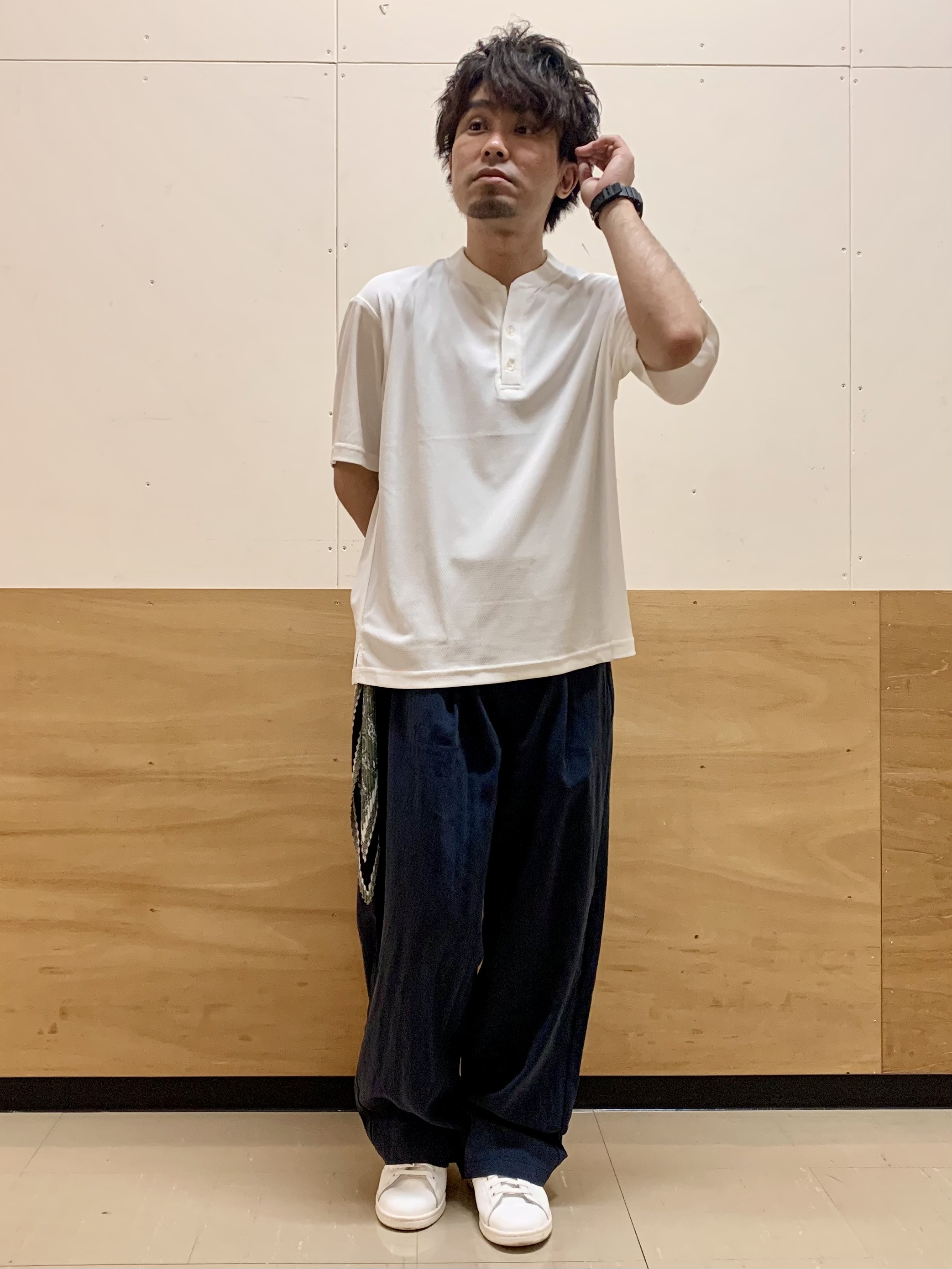 MATUさんの「THE SHOP TK｜【サラッと軽い着心地に。】BO-NO HENLEY TEE/ボーノヘンリーネック Tシャツ　吸水速乾」を使ったコーディネート