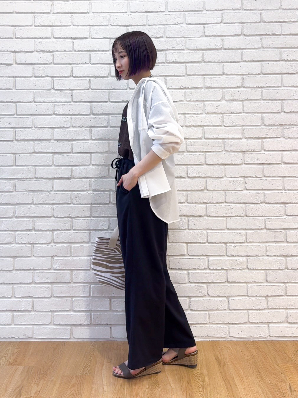 𝐜𝐡𝐢𝐤𝐚さんの「SHOO･LA･RUE｜【さらり快適/洗濯機可/S-LL】UVカット機能付き ライトな着心地 ひんやりシャツパーカ」を使ったコーディネート