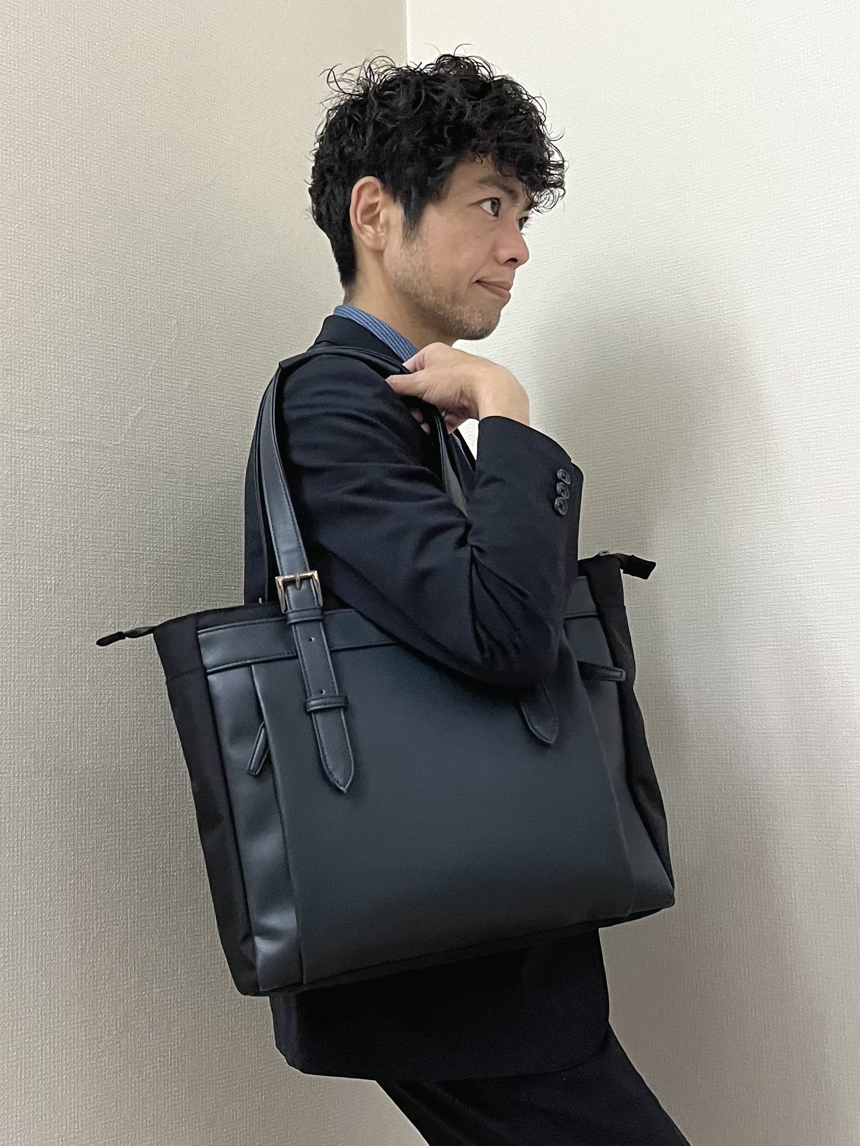 URAさんの「TAKEO KIKUCHI｜【360&deg;ストレッチ/軽量】None Of Stress ライト ジャケット（セットアップ対応）」を使ったコーディネート