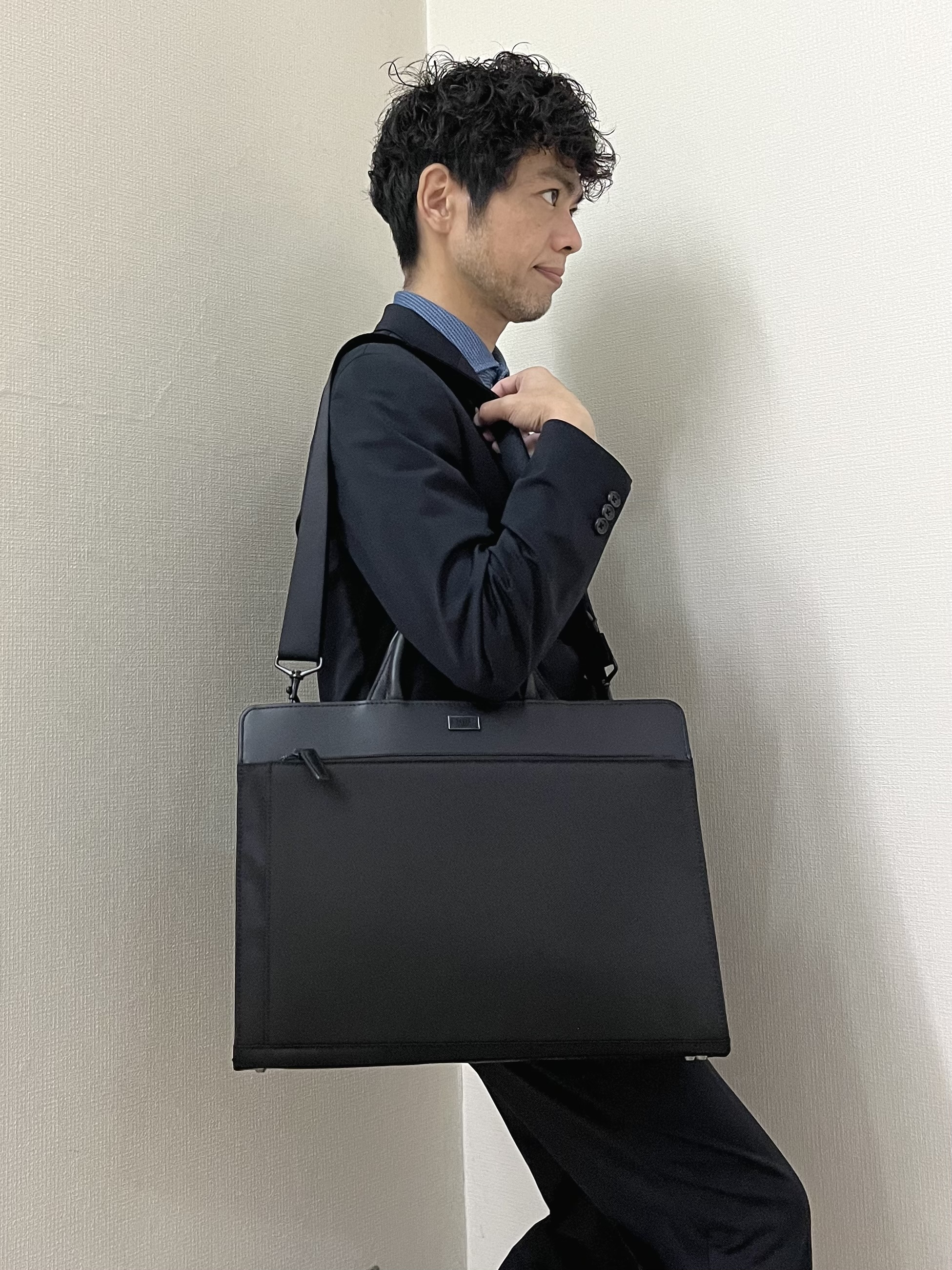 URAさんの「TAKEO KIKUCHI｜【360&deg;ストレッチ/軽量】None Of Stress ライト ジャケット（セットアップ対応）」を使ったコーディネート