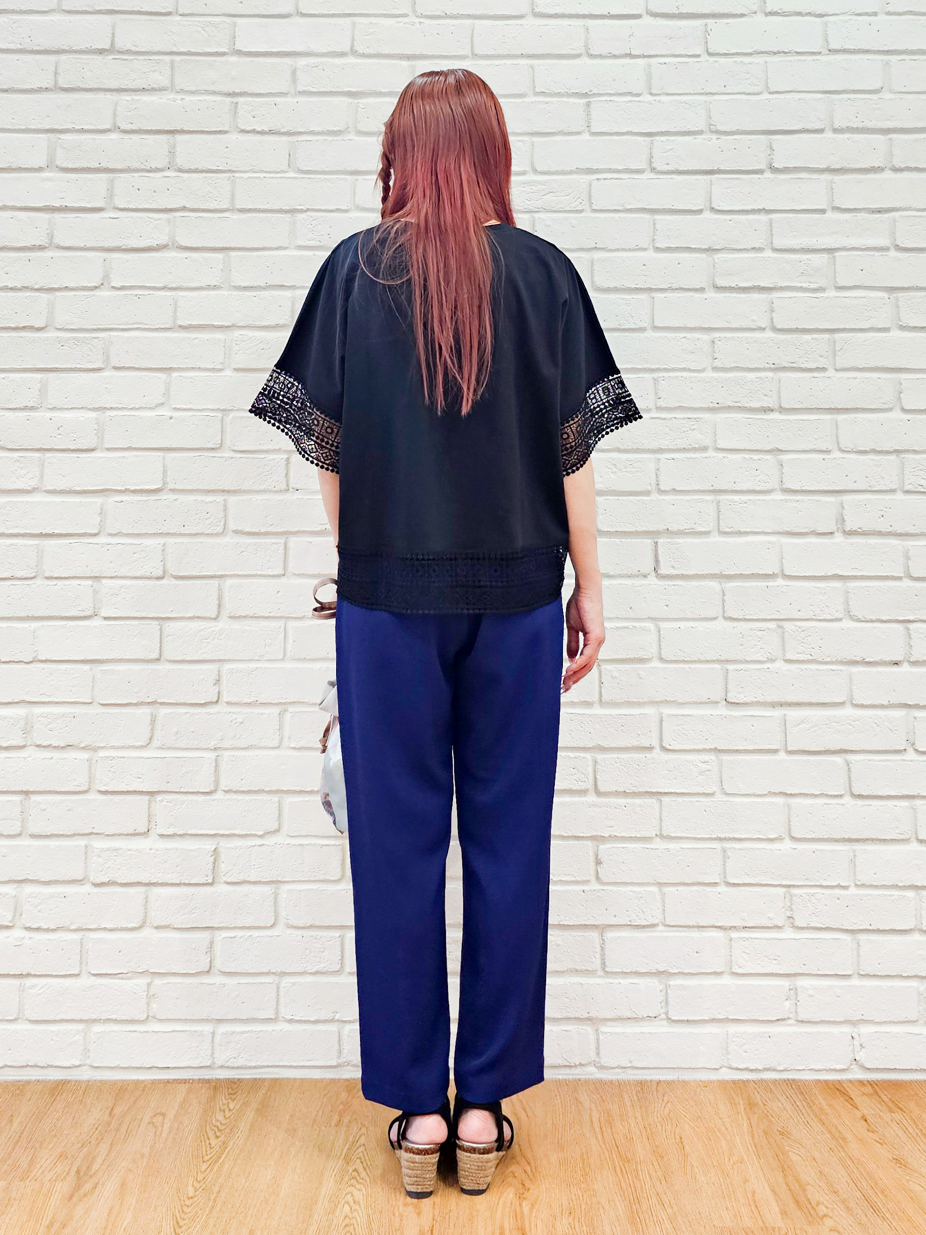 ゆゆさんの「SHOO･LA･RUE｜【洗濯機可/ひんやり/体型カバー/S-LL】レース使いがポイント デザインTシャツ」を使ったコーディネート
