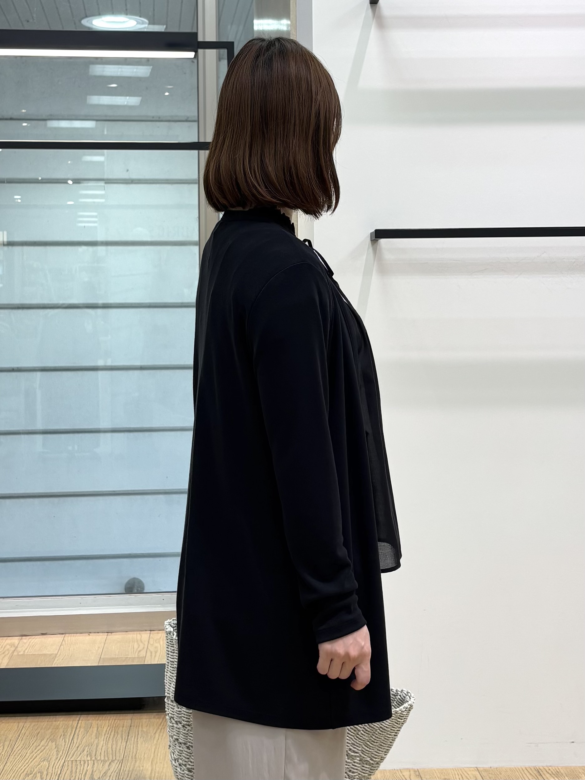 asamiさんの「INDIVI｜【洗える／軽やか】フリル衿ギャザーブラウス」を使ったコーディネート