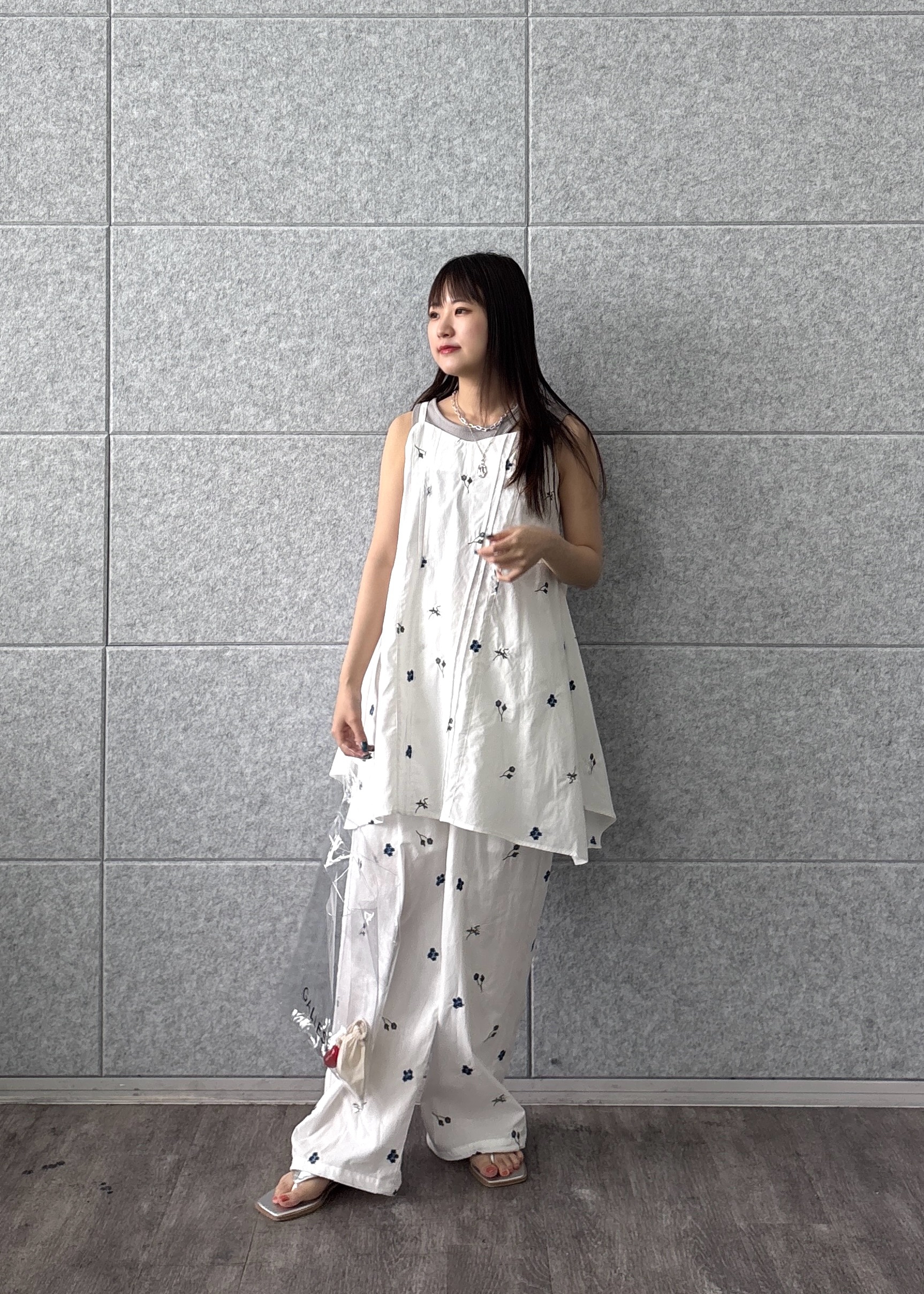 Renoさんの「INDIVI｜エンブロイダリーキャミブラウス」を使ったコーディネート