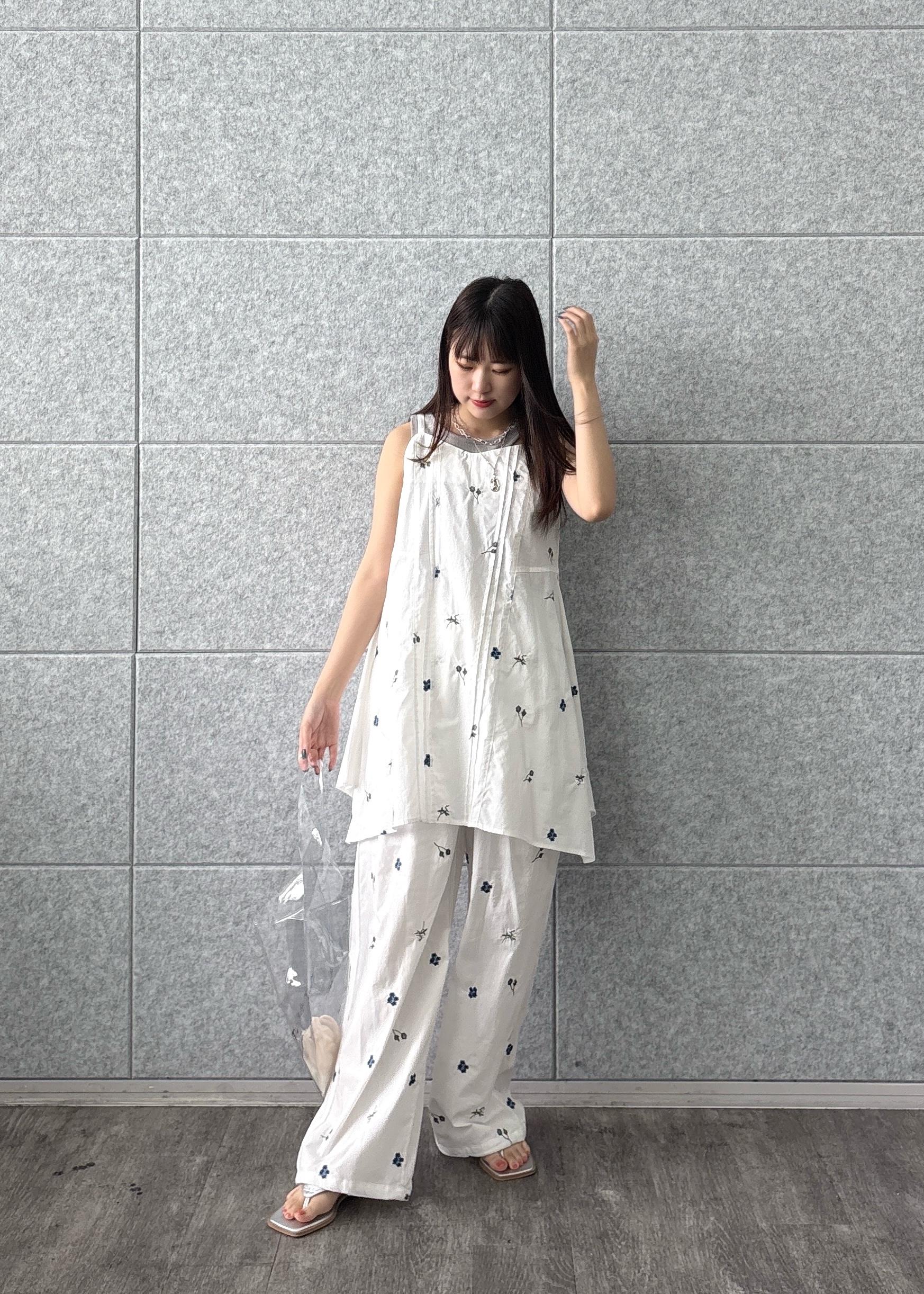 Renoさんの「INDIVI｜エンブロイダリーキャミブラウス」を使ったコーディネート