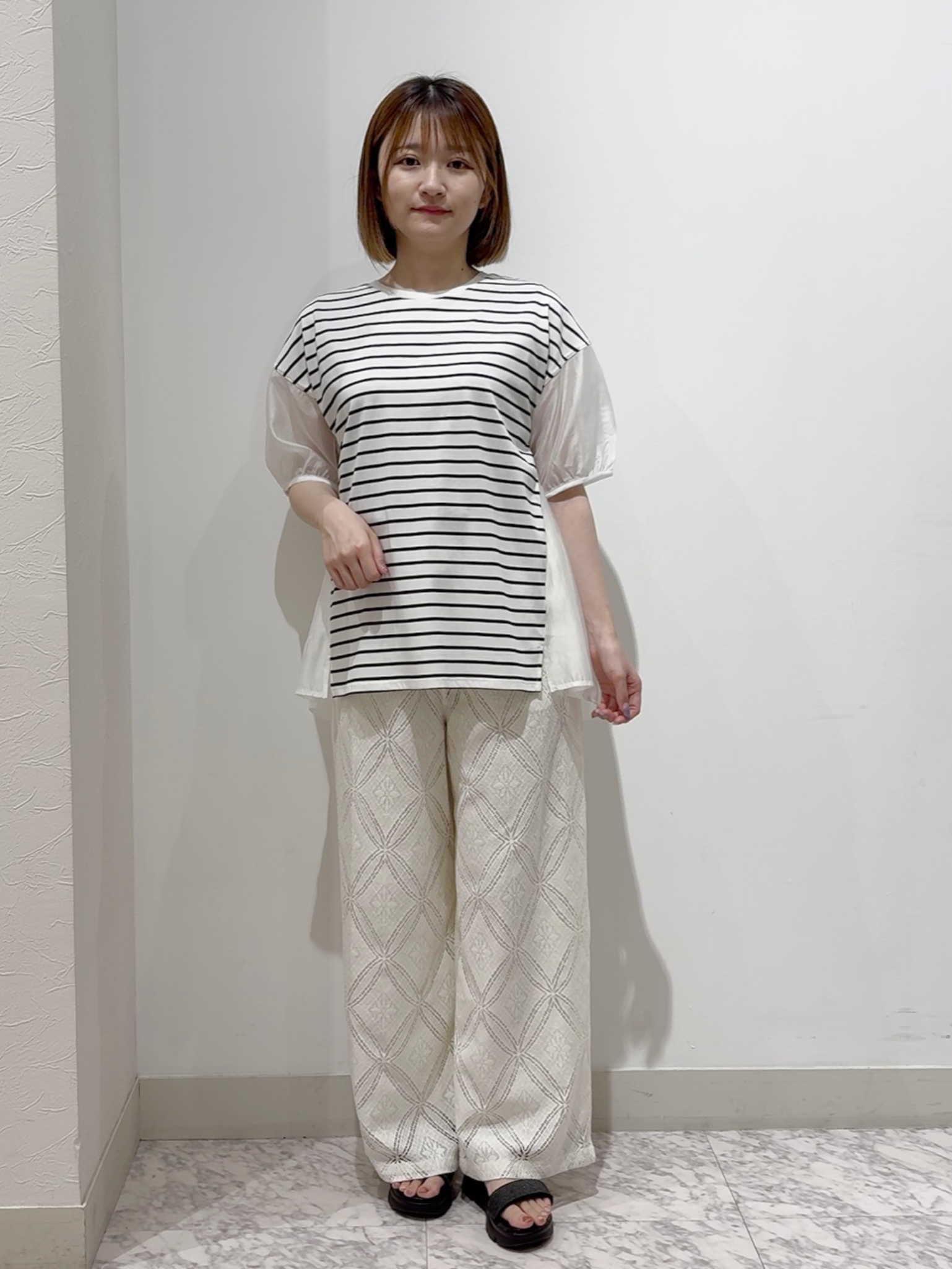 しかっちさんの「grove｜【貴島明日香さん着用/UVカット】体型カバー叶う、バックプリーツTシャツ」を使ったコーディネート
