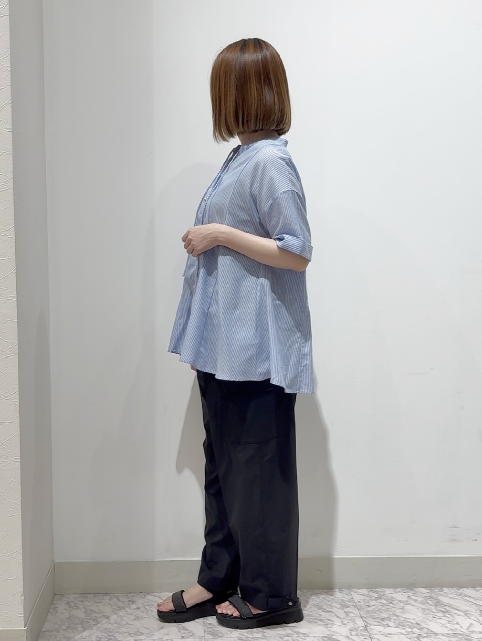 しかっちさんの「grove｜【洗濯機OK・ひんやり】さらっと軽やか、夏のフレアシャツ」を使ったコーディネート