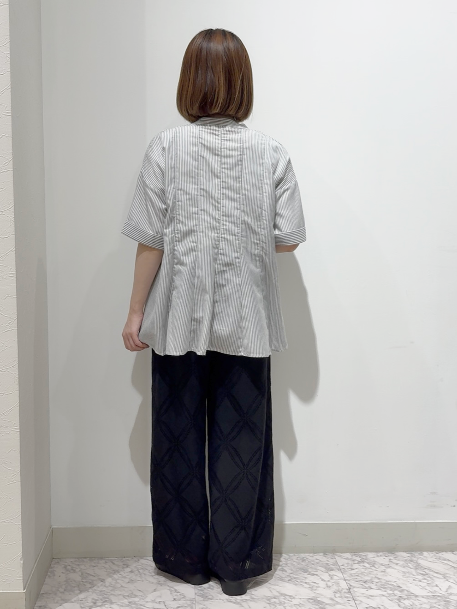 しかっちさんの「grove｜【洗濯機OK・ひんやり】さらっと軽やか、夏のフレアシャツ」を使ったコーディネート