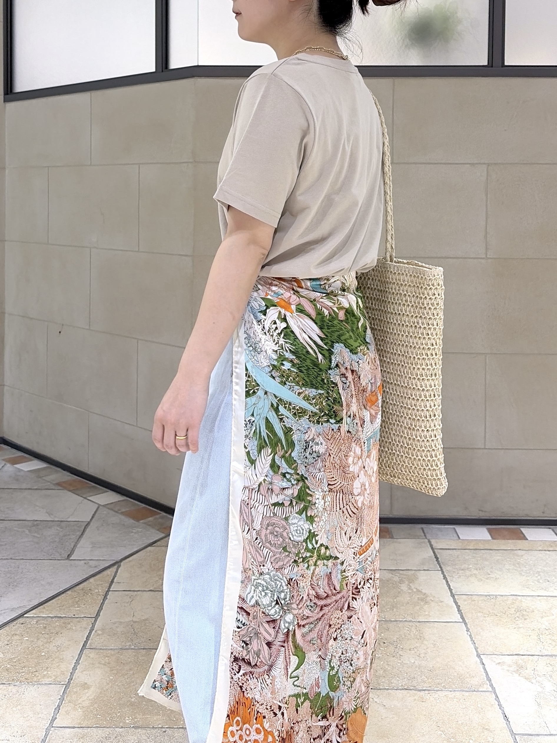 よねさんの「INDIVI｜3DプリントロゴTシャツ」を使ったコーディネート