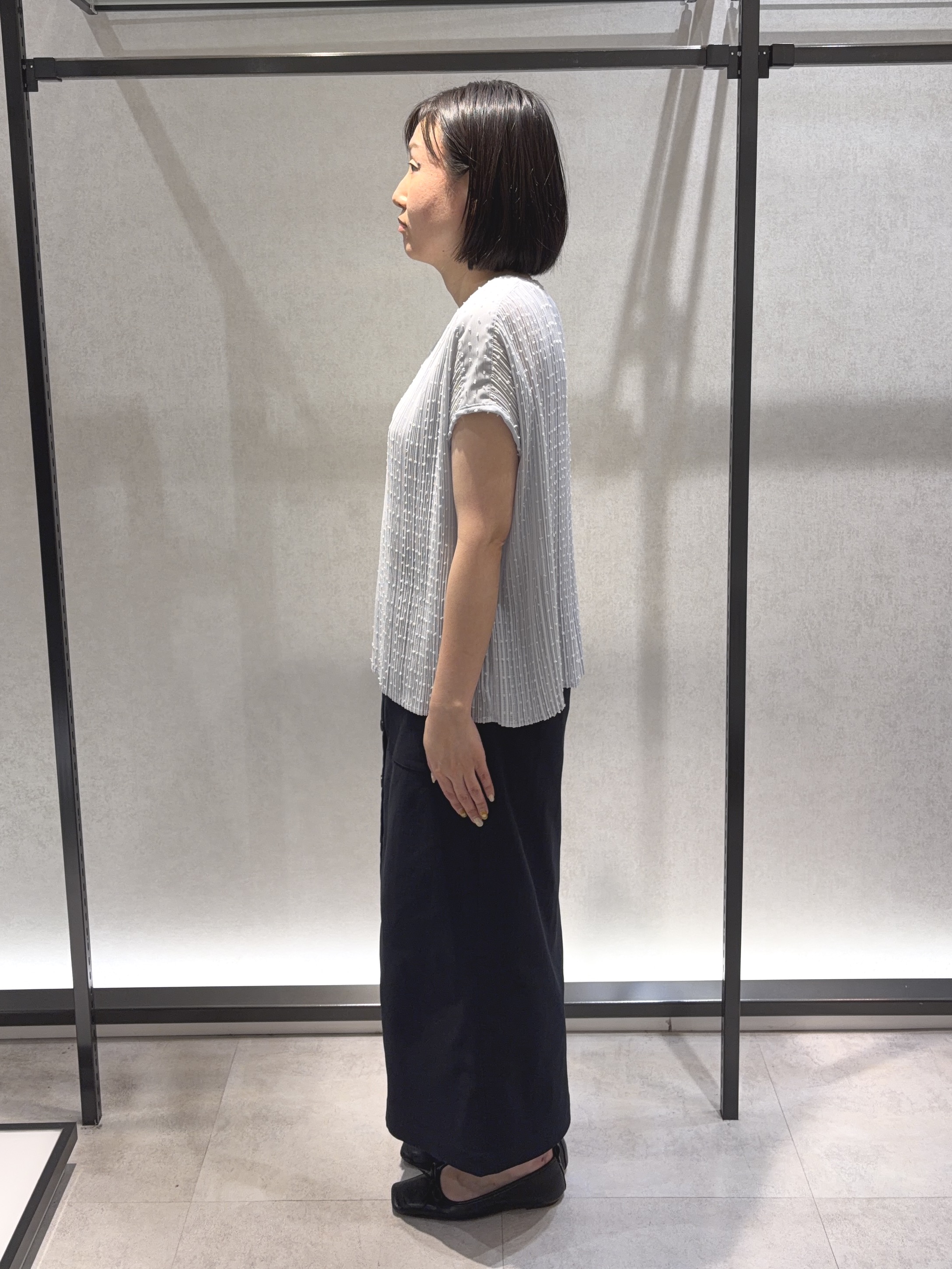 わたなべさんの「UNTITLED｜【接触冷感/UVカット/吸水速乾/遮熱】ツイルボタンディティールスカート」を使ったコーディネート