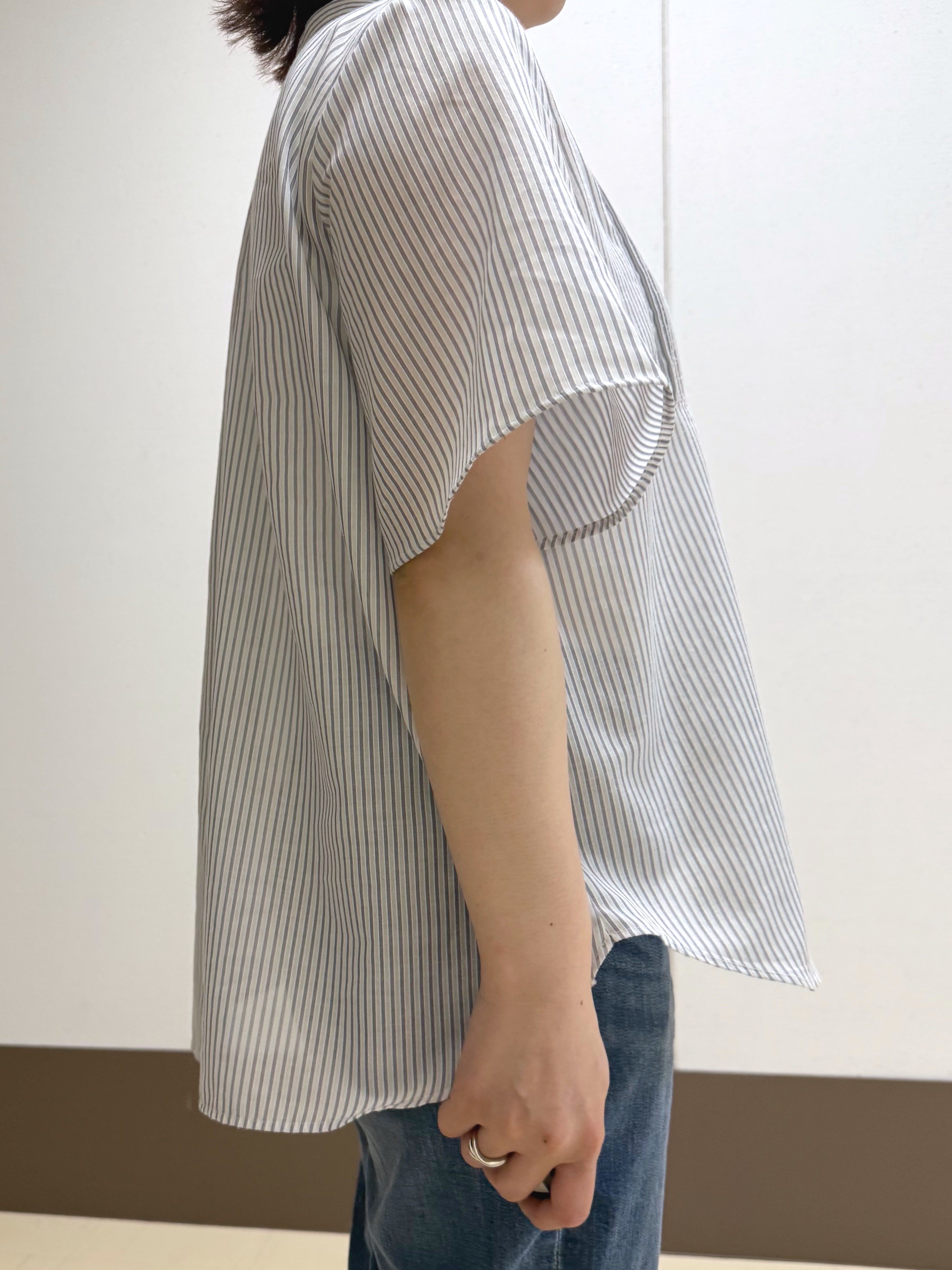 Rikoさんの「INDIVI｜【接触冷感/洗える】シアーシャンブレーピンタックブラウス」を使ったコーディネート