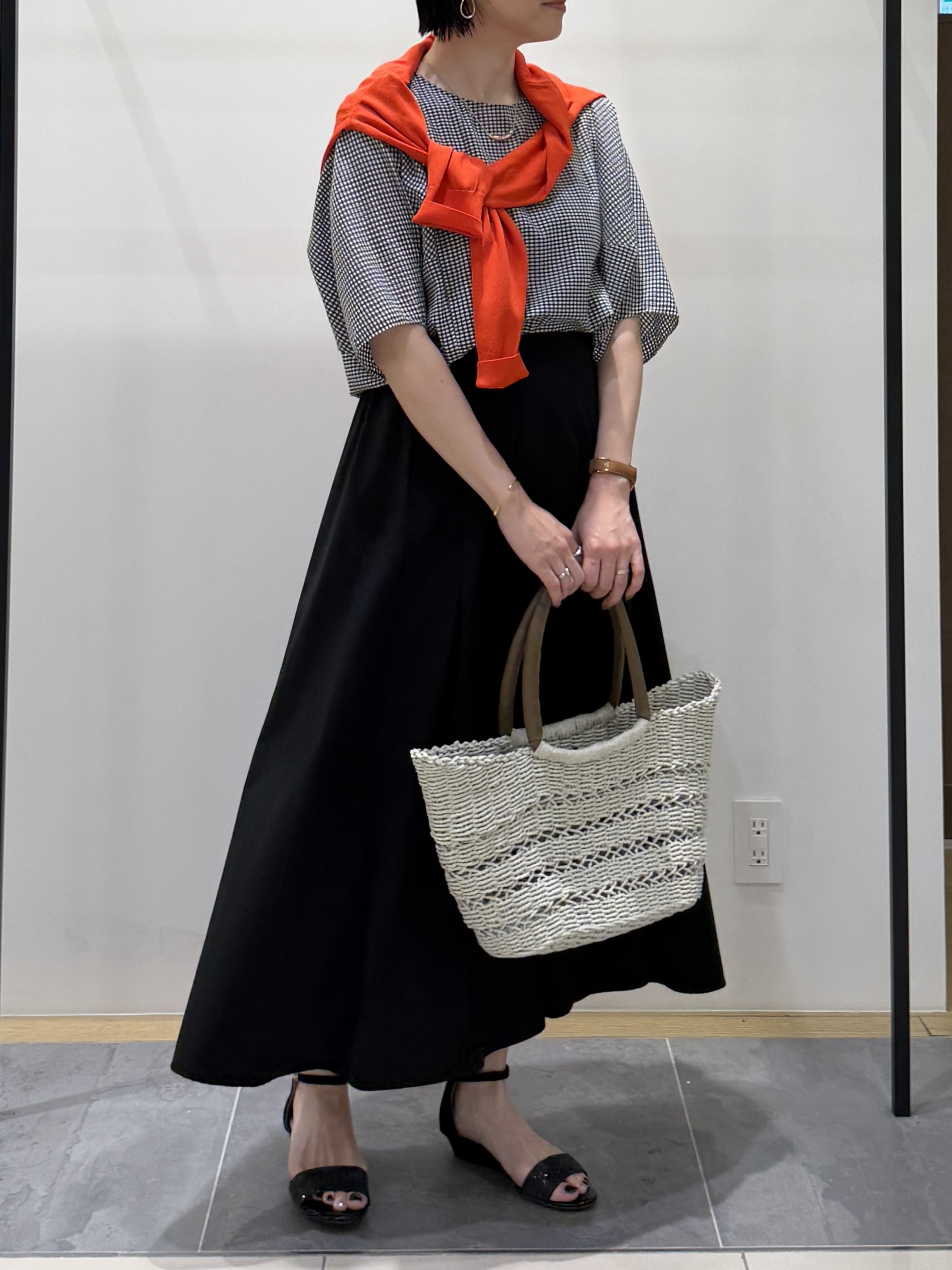 shihoさんの「INDIVI｜【体型カバー】サッカーチェックドルマントップス」を使ったコーディネート
