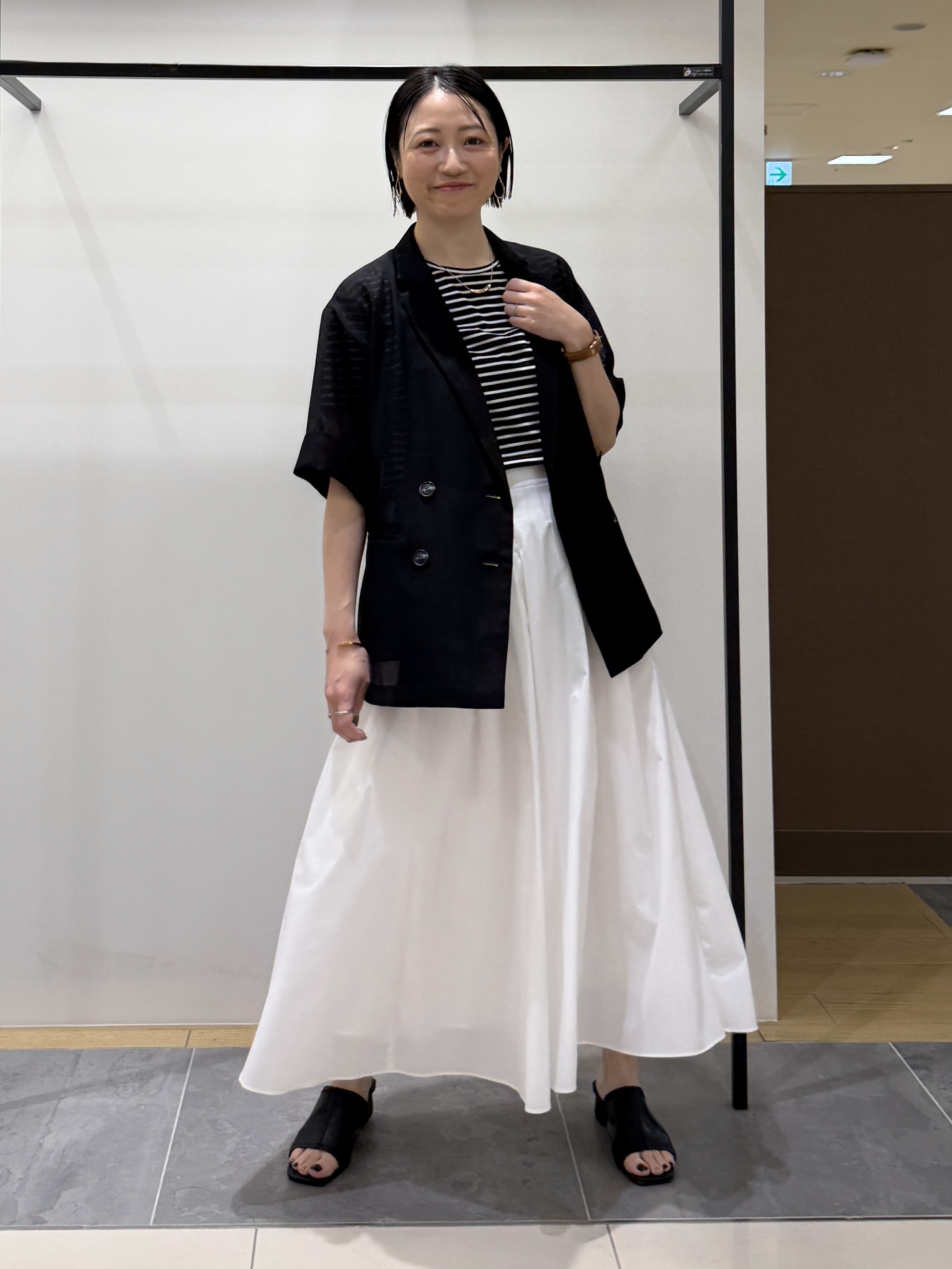shihoさんの「INDIVI｜【洗える／メッシュ素材／SETUP可能】半袖シアージャケット」を使ったコーディネート