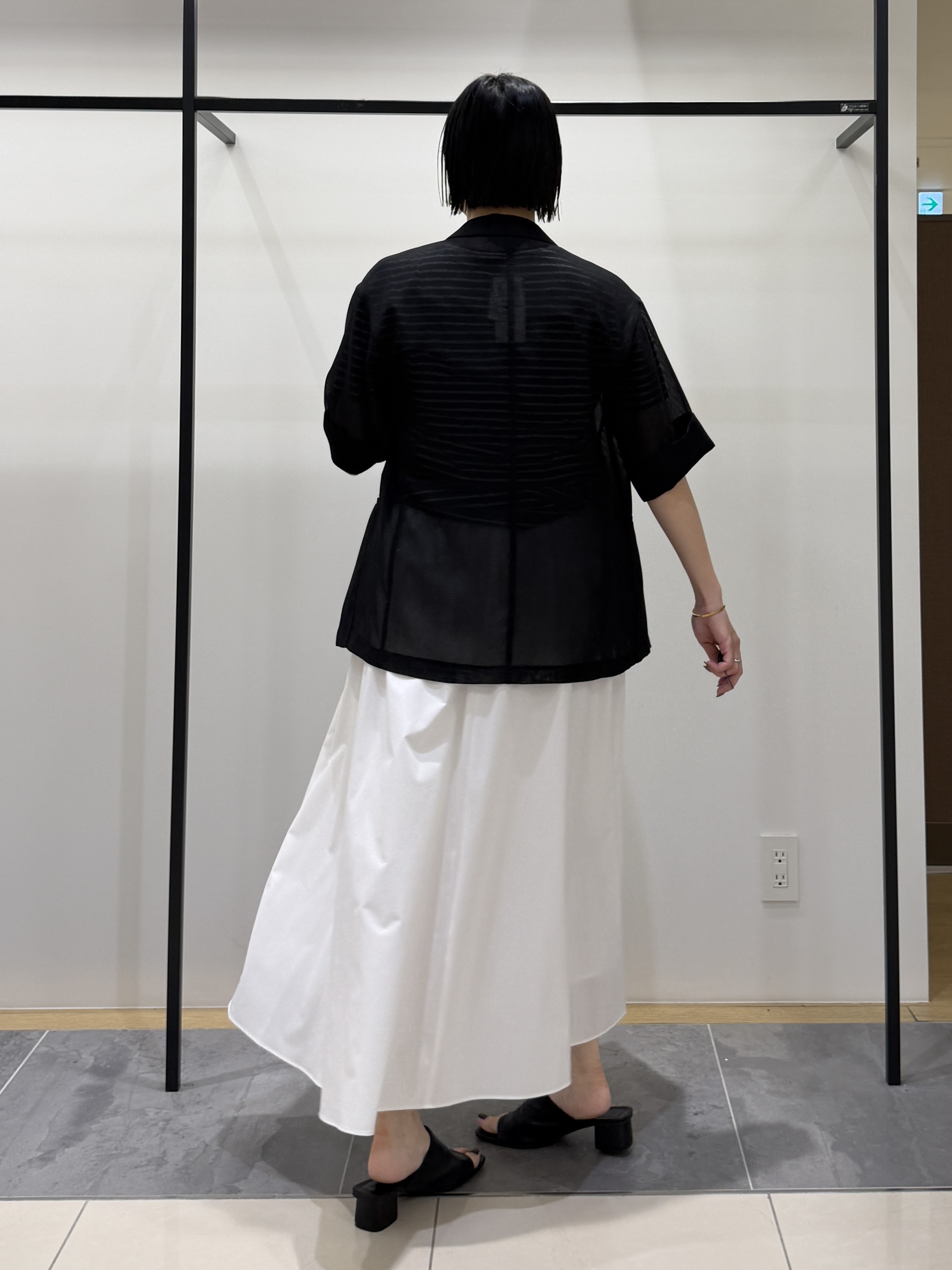 shihoさんの「INDIVI｜【洗える／メッシュ素材／SETUP可能】半袖シアージャケット」を使ったコーディネート