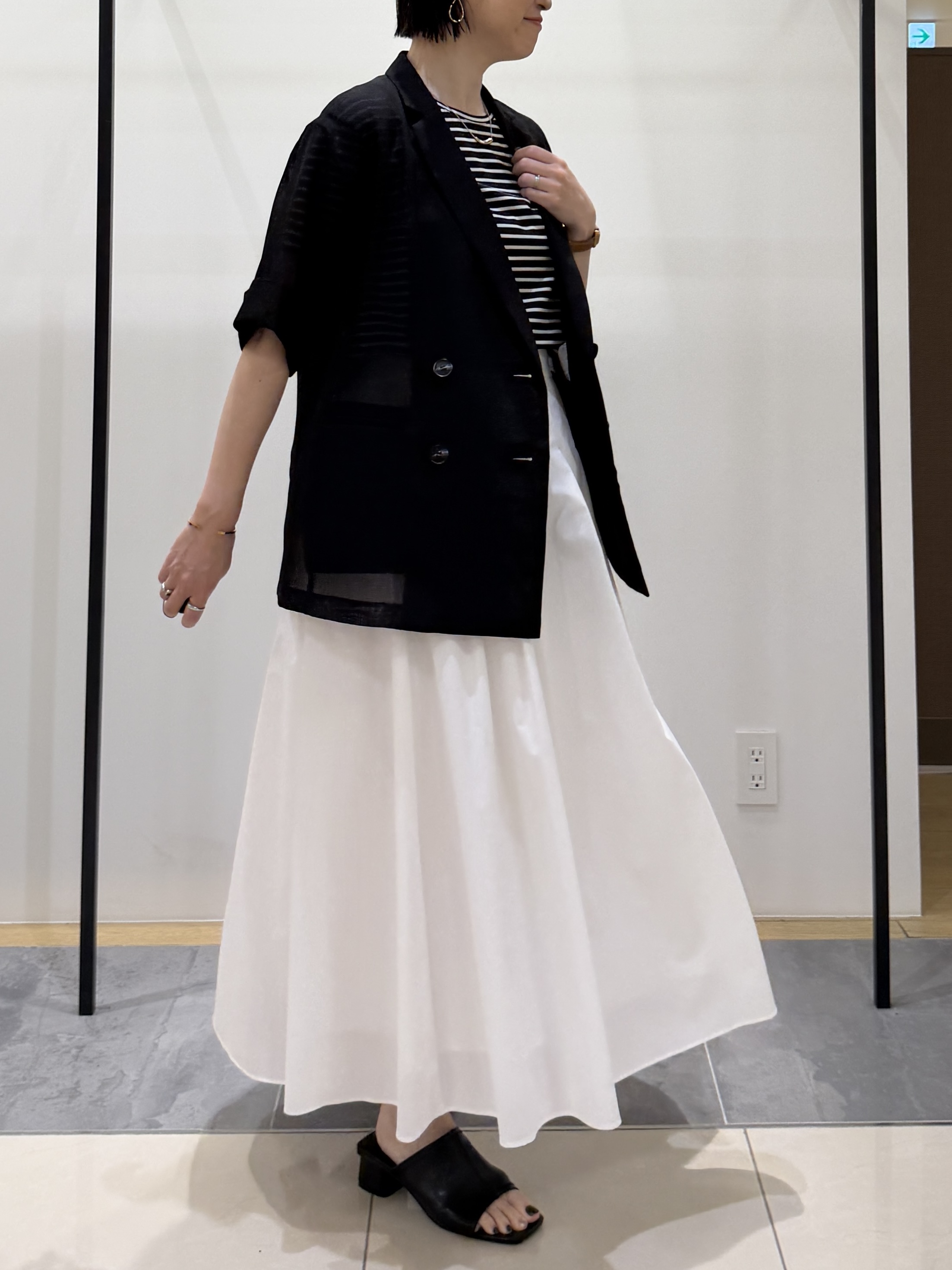 shihoさんの「INDIVI｜【洗える／メッシュ素材／SETUP可能】半袖シアージャケット」を使ったコーディネート