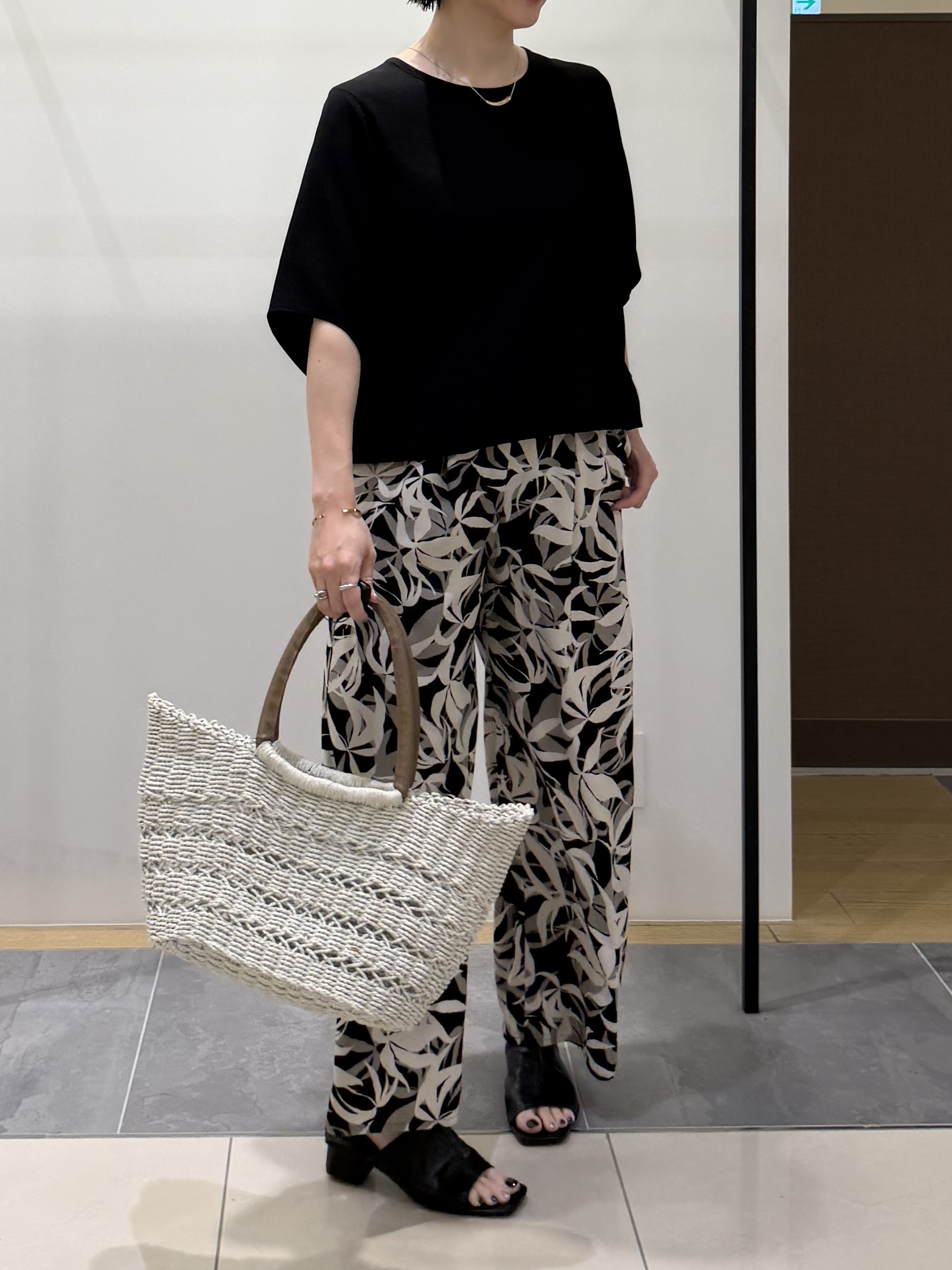 shihoさんの「INDIVI｜【洗える／2WAY／裾ドロスト付き】 ドルマンスリーブチュニックトップス」を使ったコーディネート