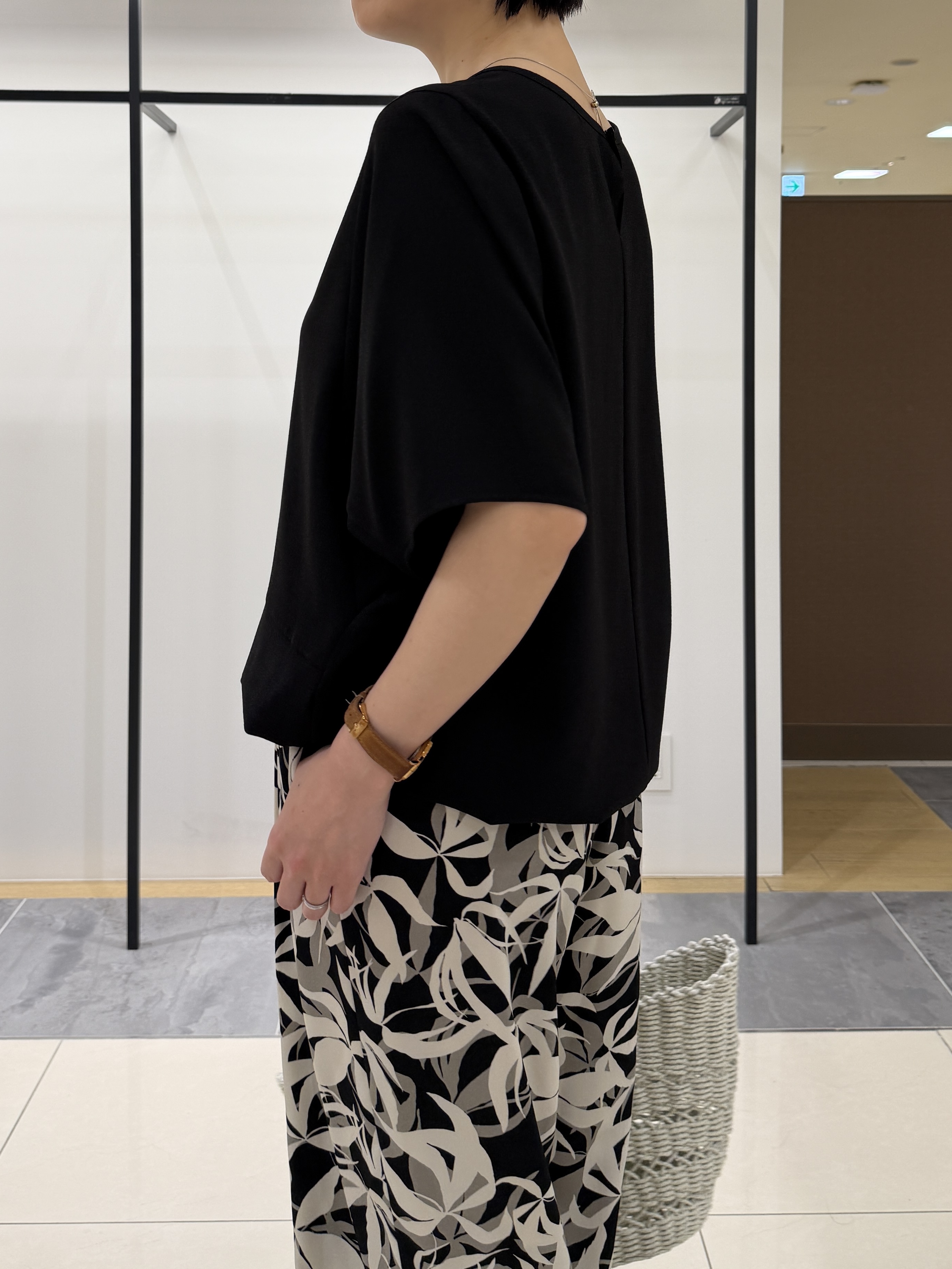 shihoさんの「INDIVI｜【洗える／2WAY／裾ドロスト付き】 ドルマンスリーブチュニックトップス」を使ったコーディネート