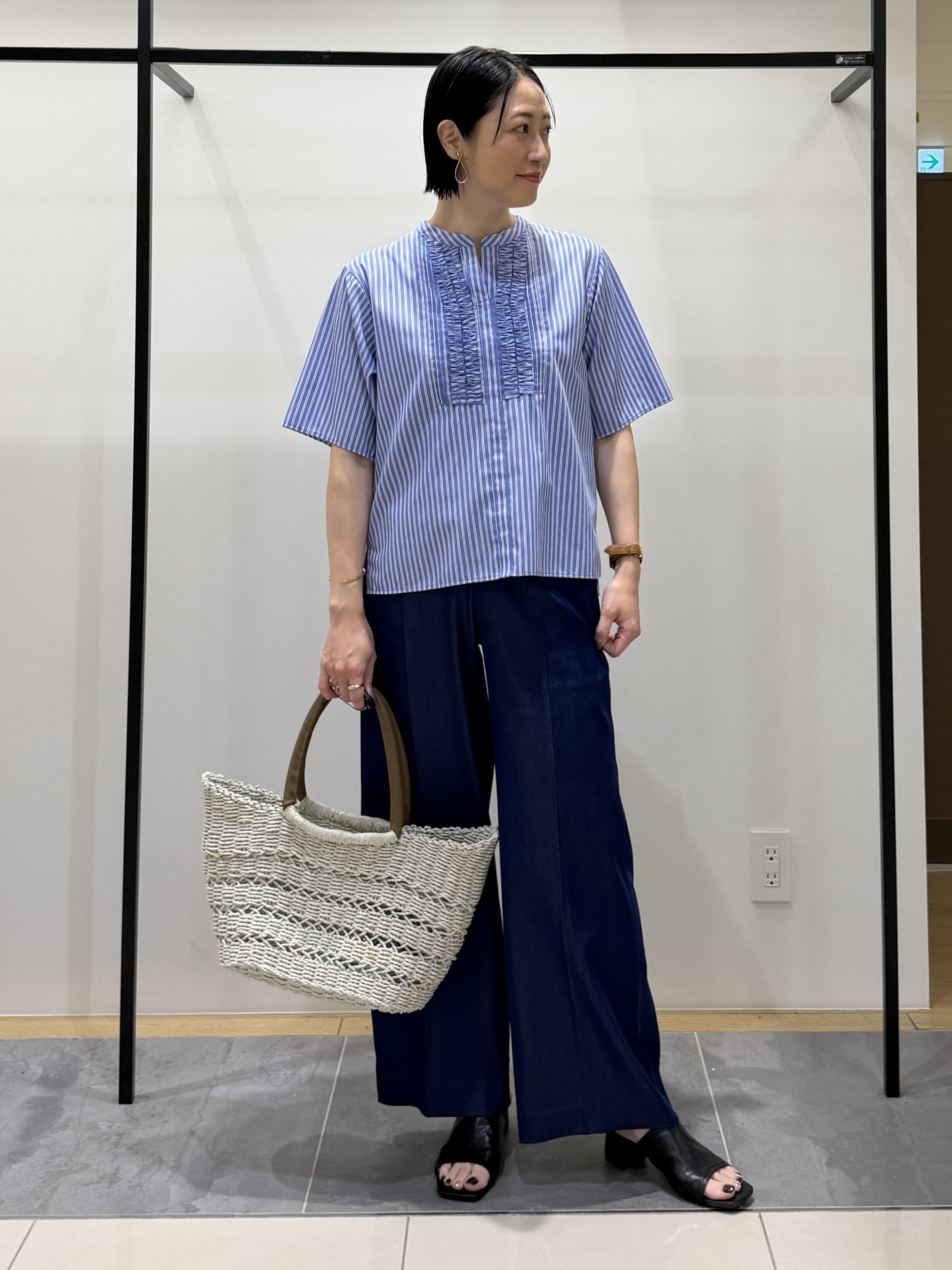shihoさんの「INDIVI｜【UVケア／吸汗速乾／着映え】フリルピンタックブラウス」を使ったコーディネート