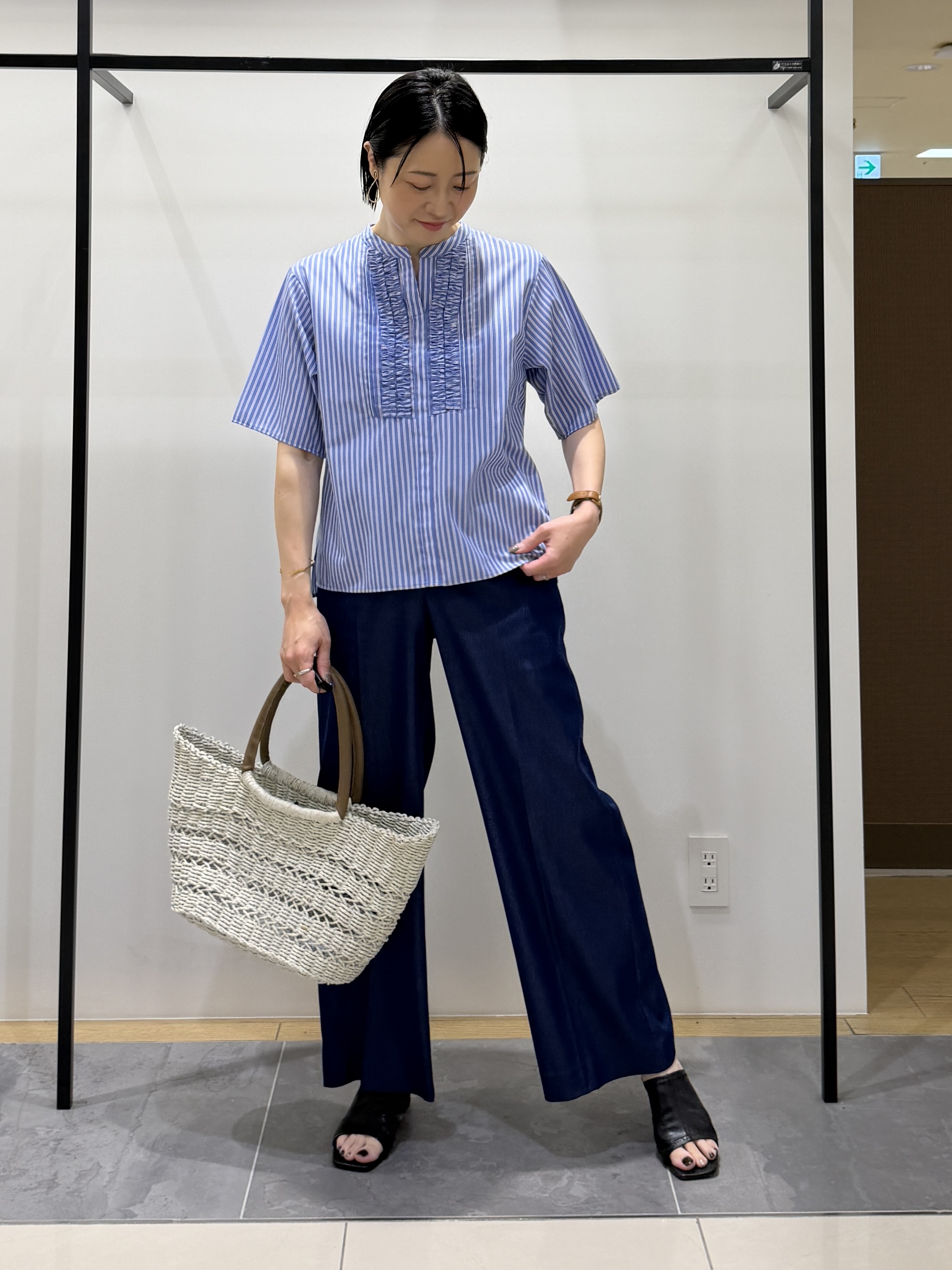 shihoさんの「INDIVI｜【UVケア／吸汗速乾／着映え】フリルピンタックブラウス」を使ったコーディネート