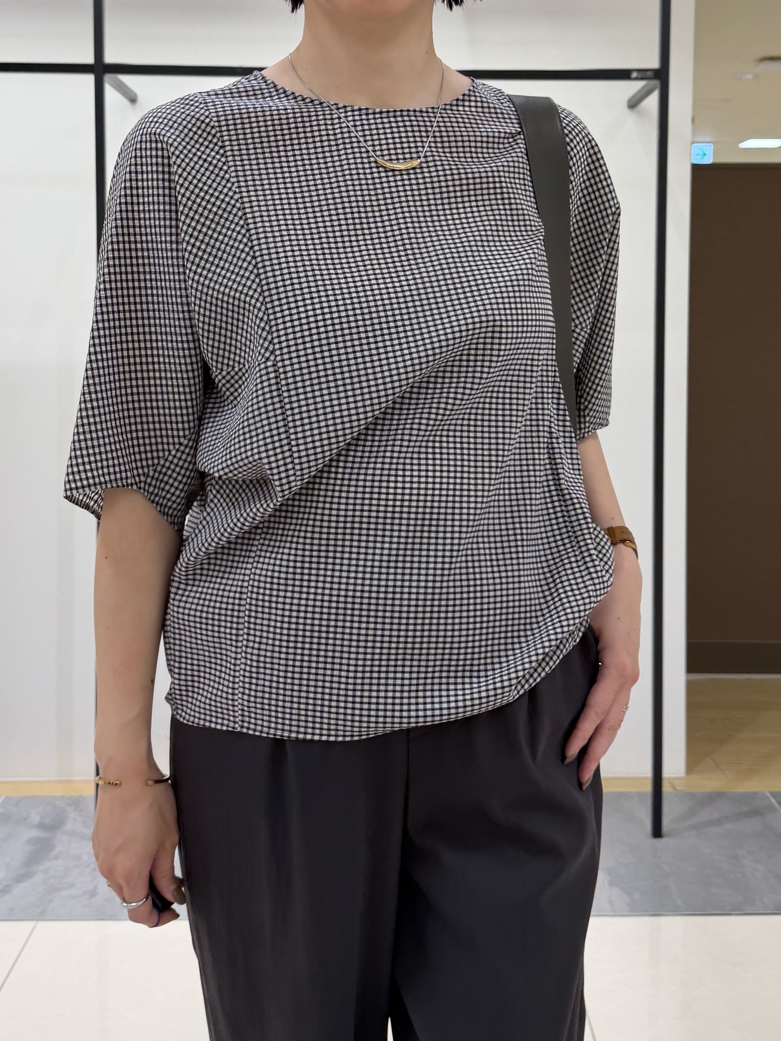 shihoさんの「INDIVI｜【体型カバー】サッカーチェックドルマントップス」を使ったコーディネート