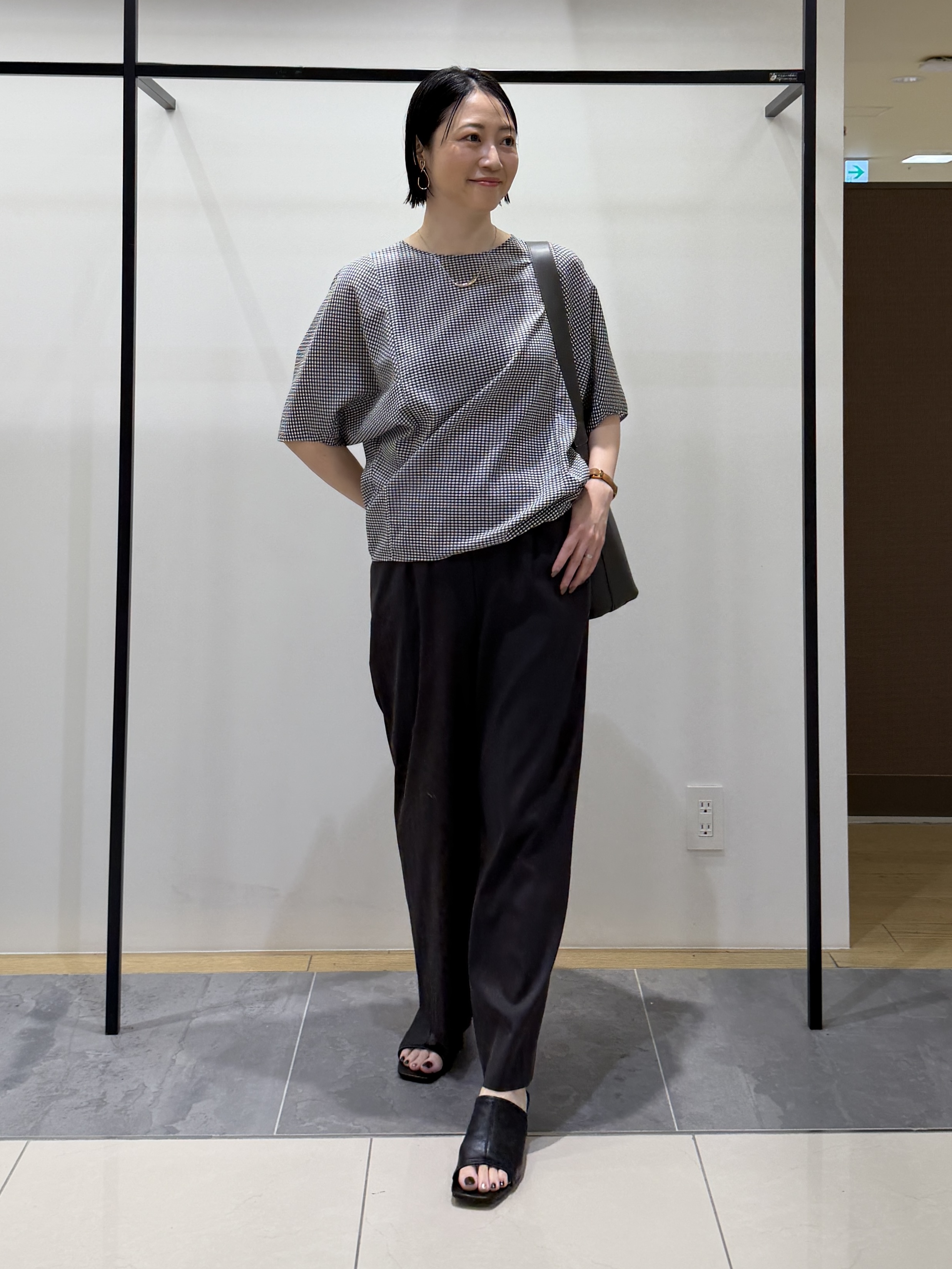 shihoさんの「INDIVI｜【体型カバー】サッカーチェックドルマントップス」を使ったコーディネート