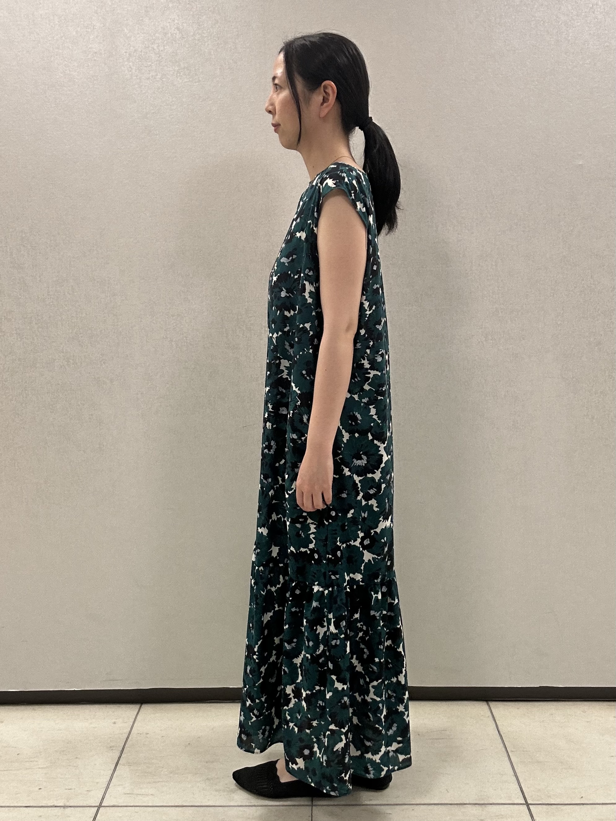 miiさんの「UNTITLED｜【ストレッチ性/洗える】短丈ニットカーディガン」を使ったコーディネート