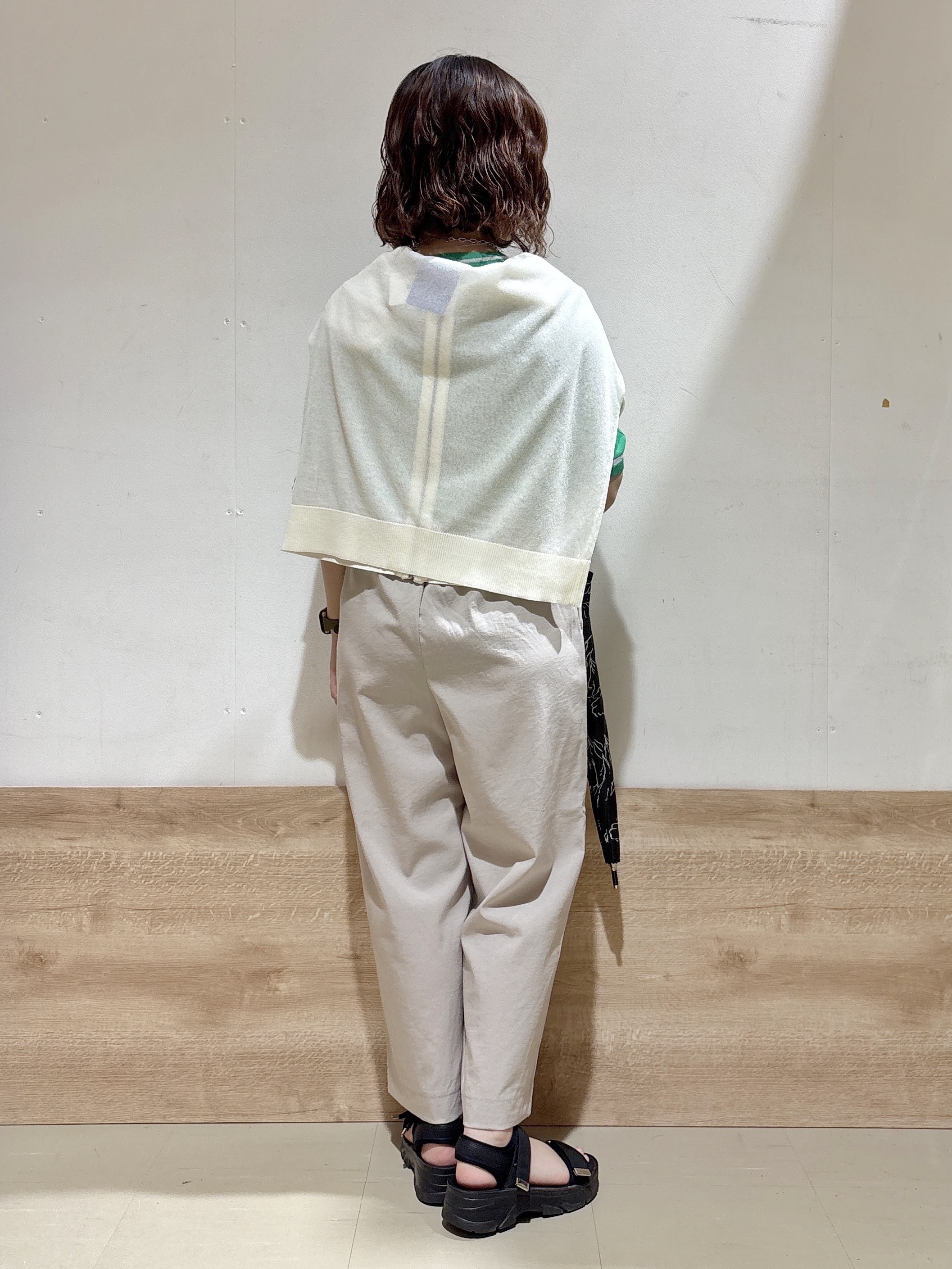 るねさんの「SHOO･LA･RUE｜【ひんやり/洗濯機可/S-LL】程よいVネックですっきり魅せる ジップアップ 7分袖シアーカーディガ」を使ったコーディネート