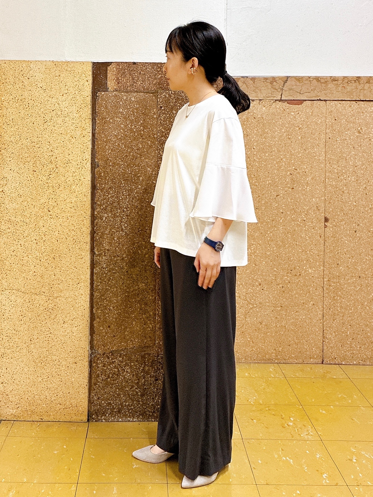 hattoriさんの「INDIVI｜【洗える/華奢見え】袖シアープルオーバー」を使ったコーディネート