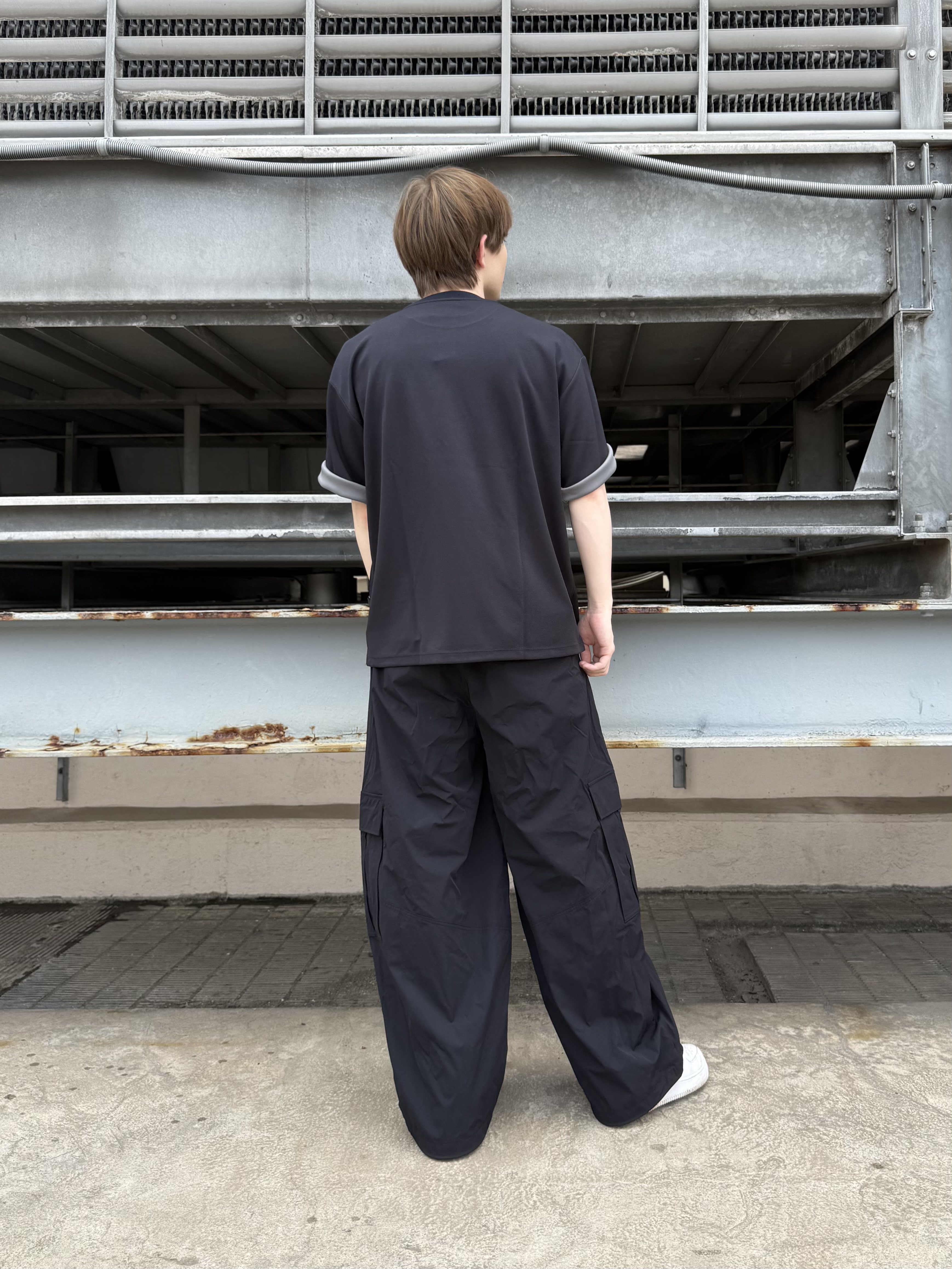 カネダさんの「tk.TAKEO KIKUCHI｜【接触冷感】配色ダンボールカットソー」を使ったコーディネート