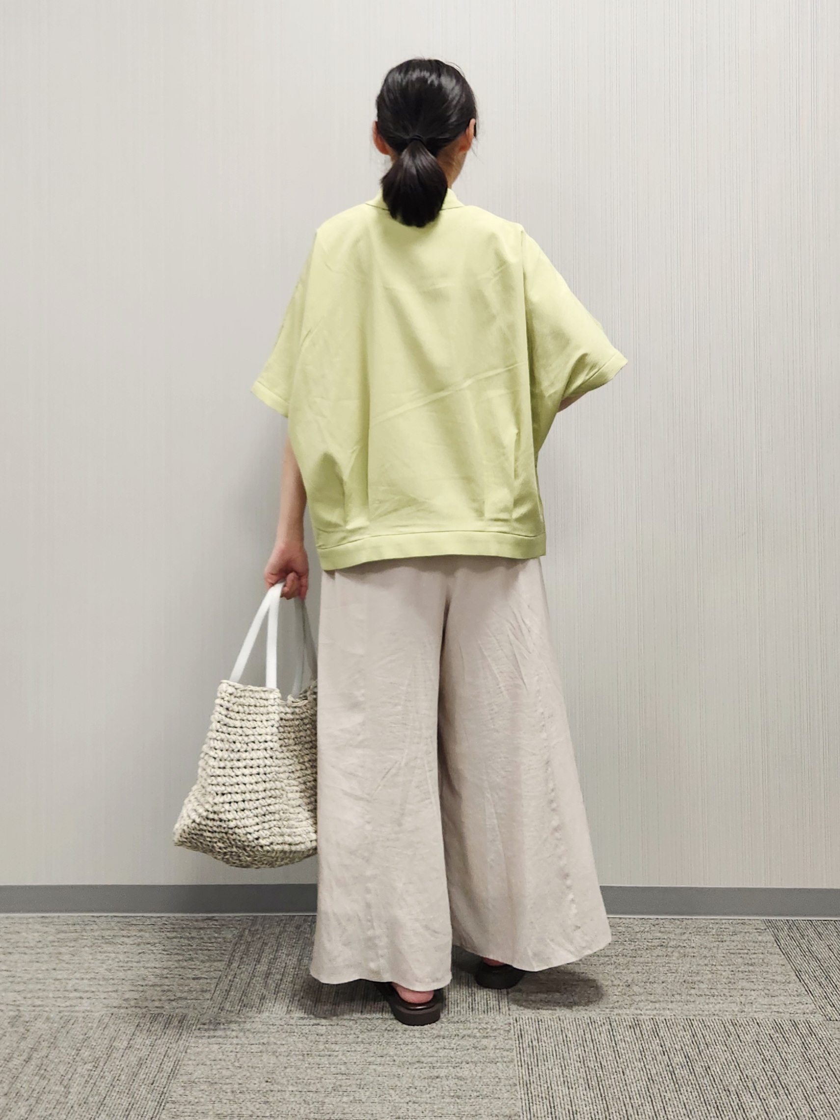 naraさんの「Dessin｜タックヘム クロップドシュリンクシャツ」を使ったコーディネート