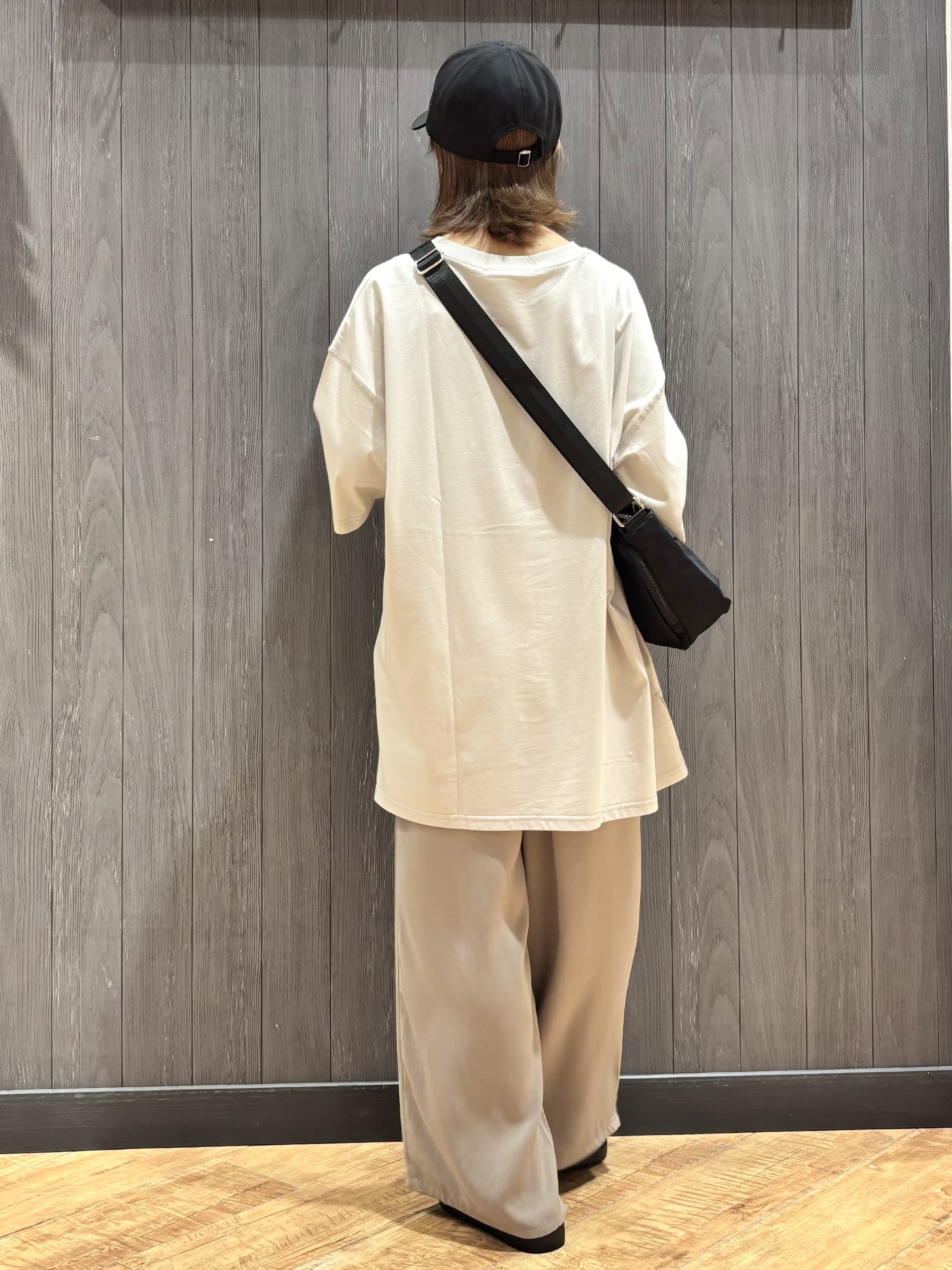 meiさんの「SHOO･LA･RUE｜【ひんやり】ゆるっと体型カバー BIGアソートTシャツ」を使ったコーディネート