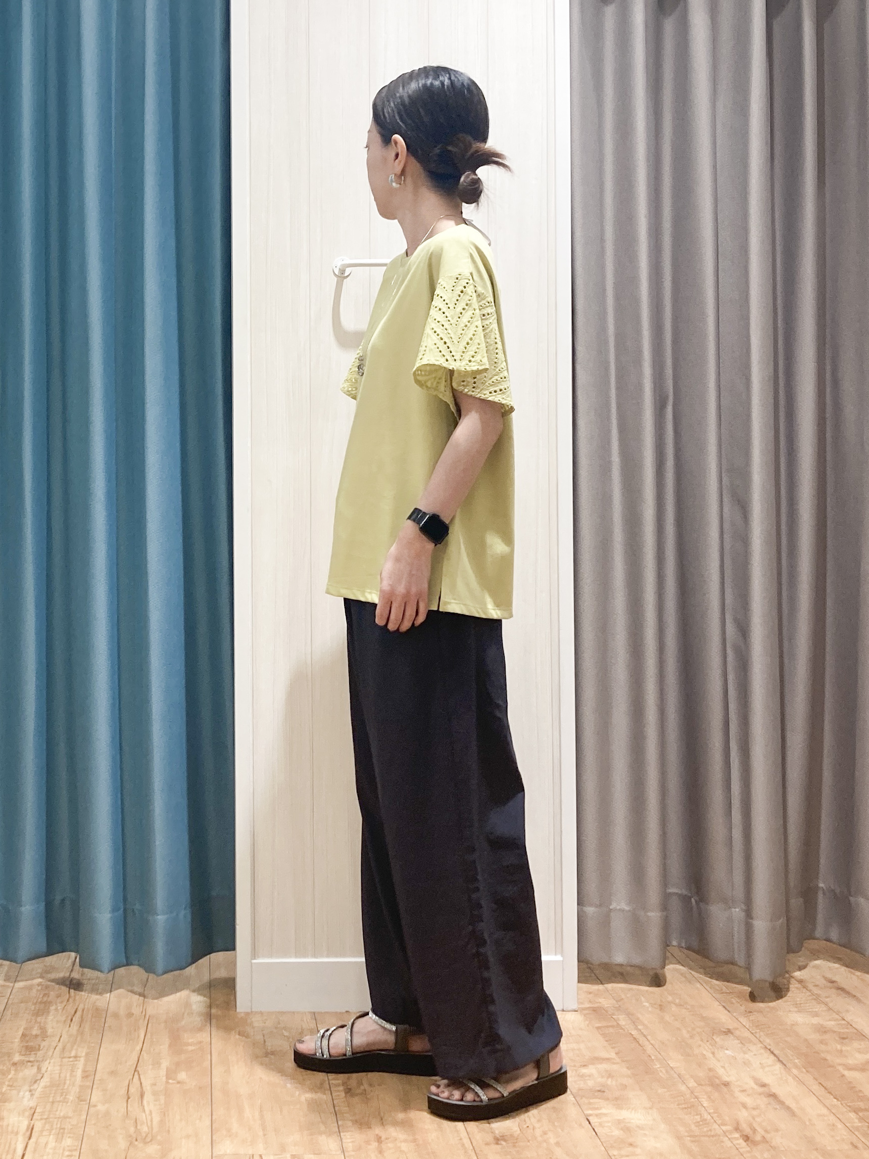 thさんの「SHOO･LA･RUE｜【汗じみ防止/ひんやり/S-LL】レースが華やか お袖フレアTシャツ」を使ったコーディネート