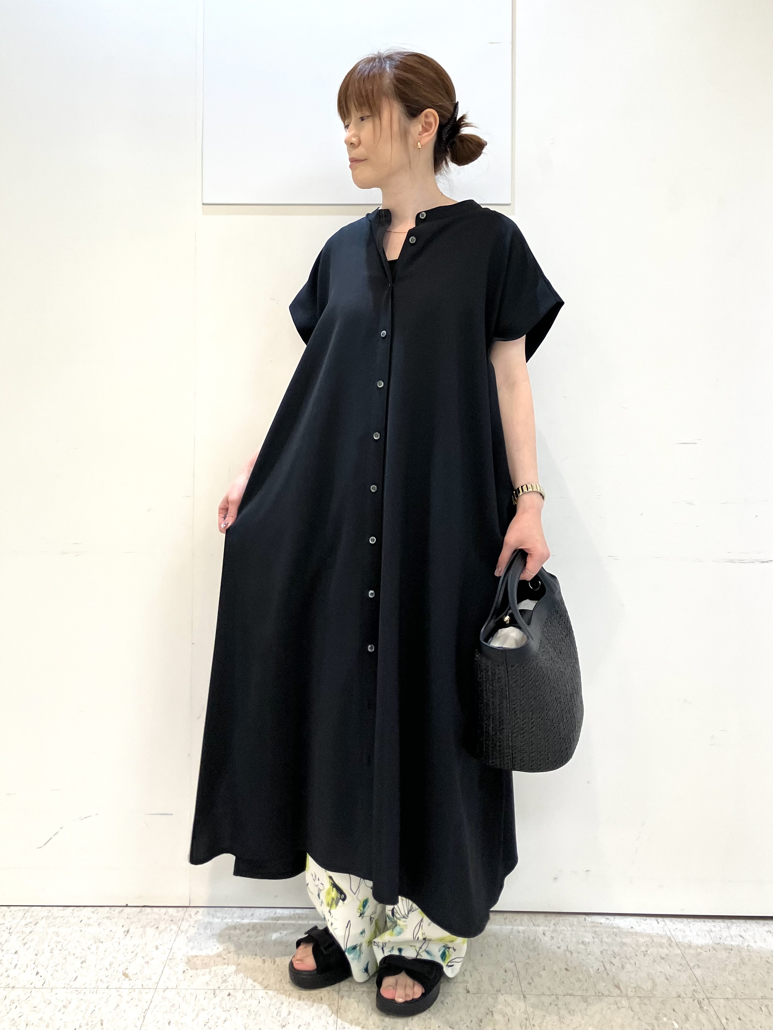 kozuさんの「Reflect｜すっきり見えバンドカラーシャツワンピース」を使ったコーディネート