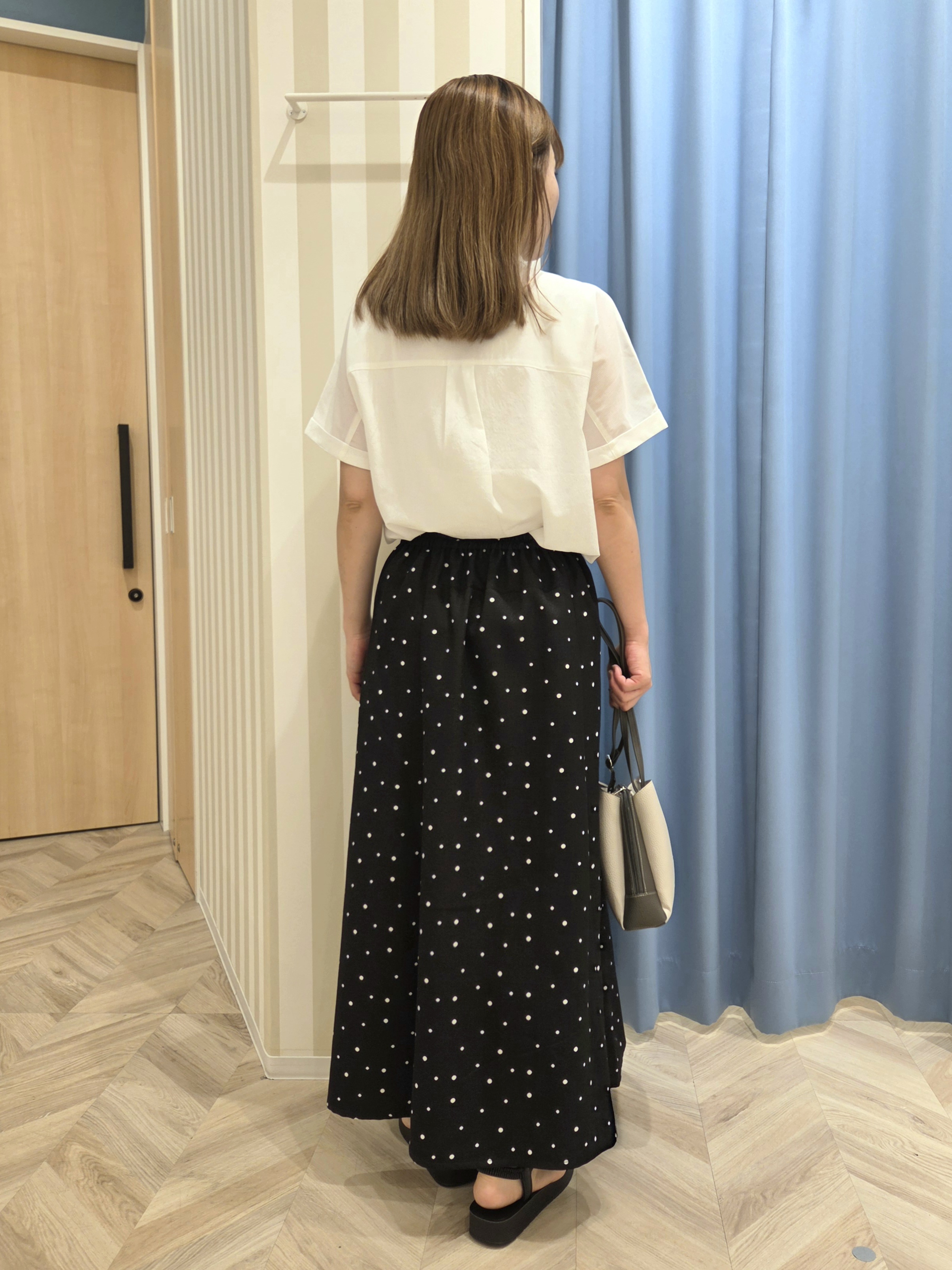 Ikumiさんの「SHOO･LA･RUE｜【さらり快適/洗濯機可/S-LL】風が通り抜ける 半袖バンドカラーシアーシャツ」を使ったコーディネート