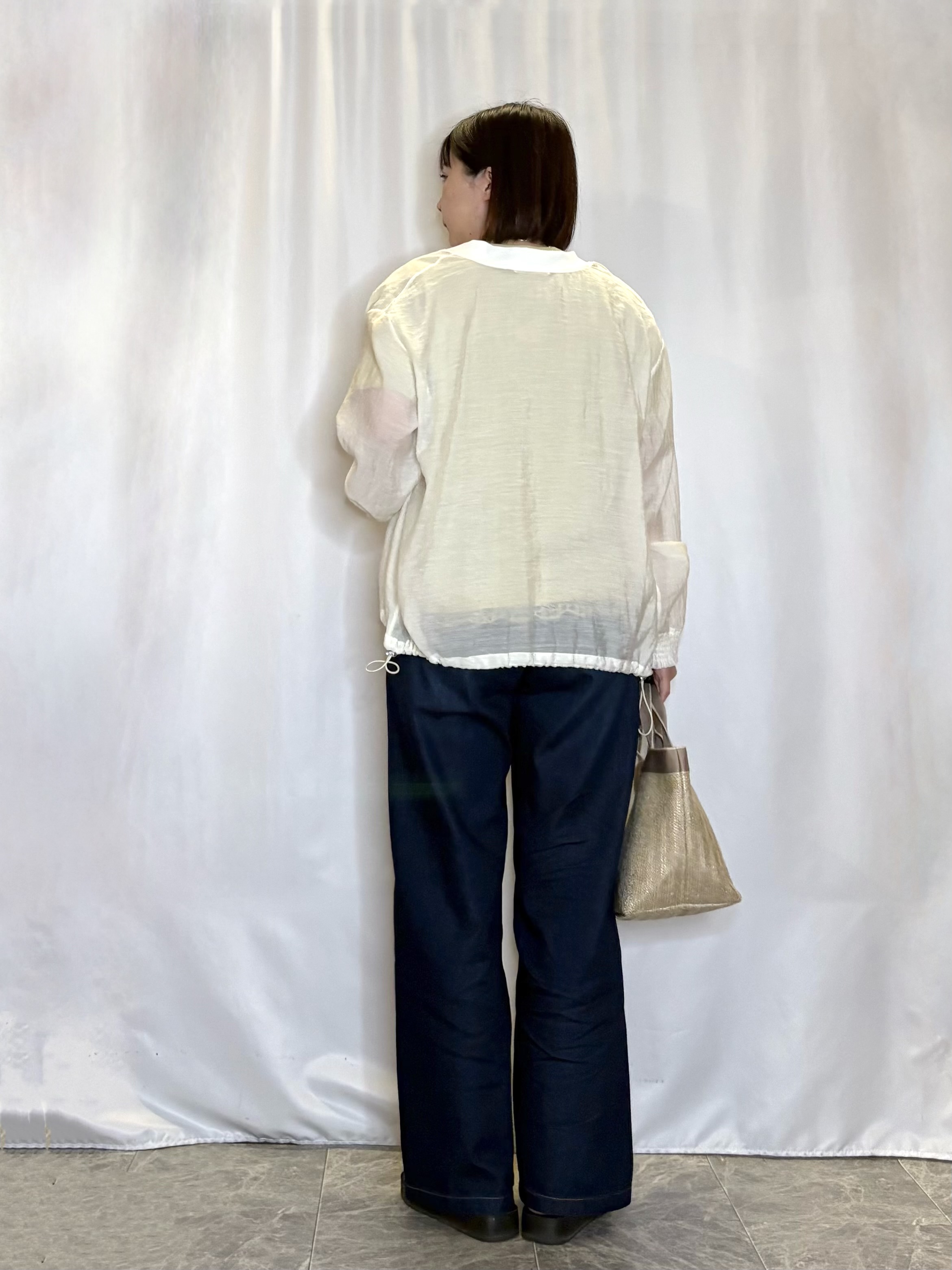 ネリさんの「SHOO･LA･RUE｜【S-LL/洗濯機可】1枚持っておくと安心 程よい透け感のシアーリブブルゾン」を使ったコーディネート