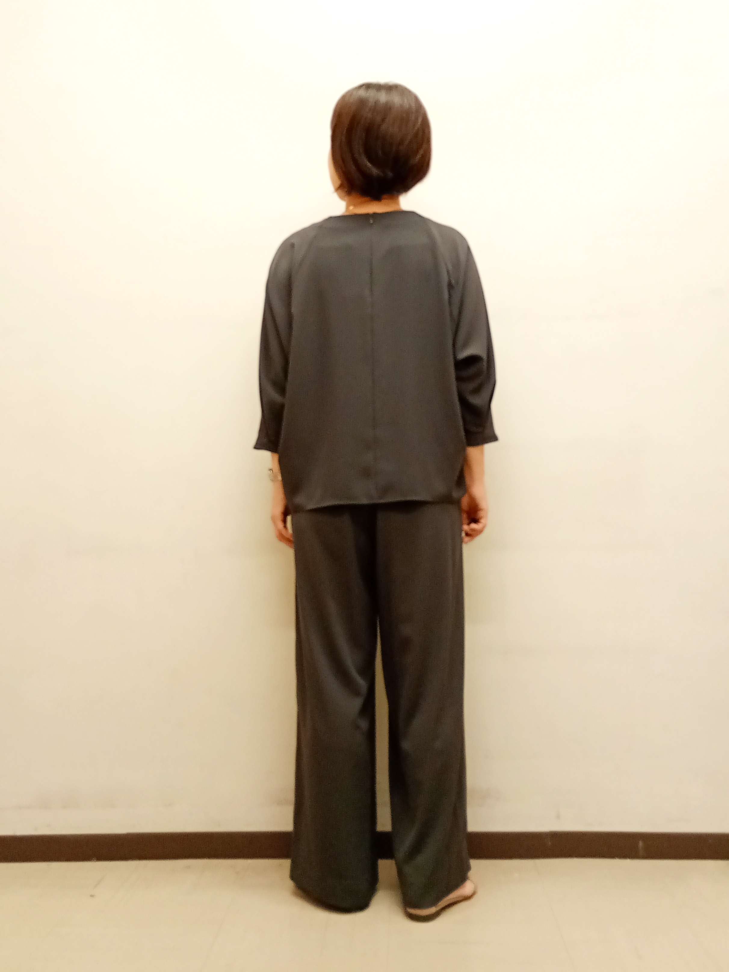 Kさんの「INDIVI｜【さらに軽く軽快！／着る日傘】イージーワイドパンツ」を使ったコーディネート