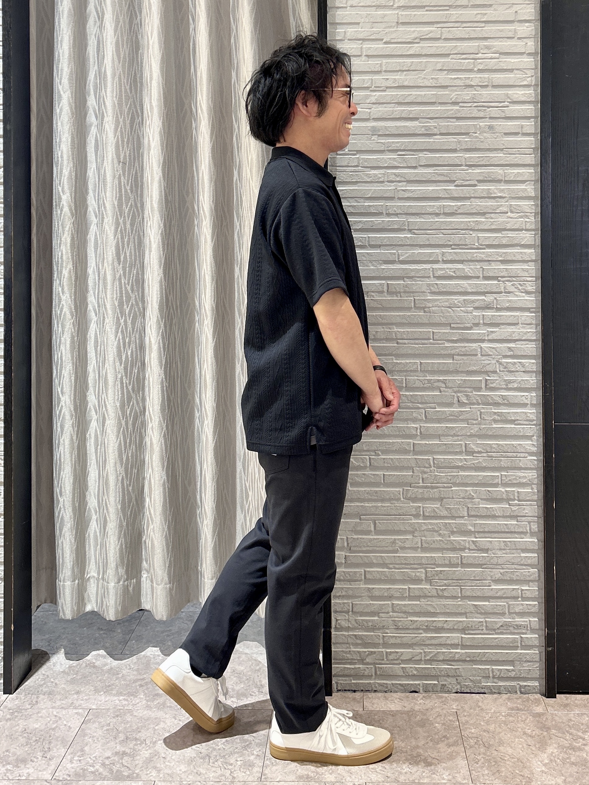 KENJI Iさんの「THE SHOP TK｜【シンプルすぎない大人の表情】ケーブルフクレポロシャツ 吸水速乾/UVケア/洗濯機OK」を使ったコーディネート
